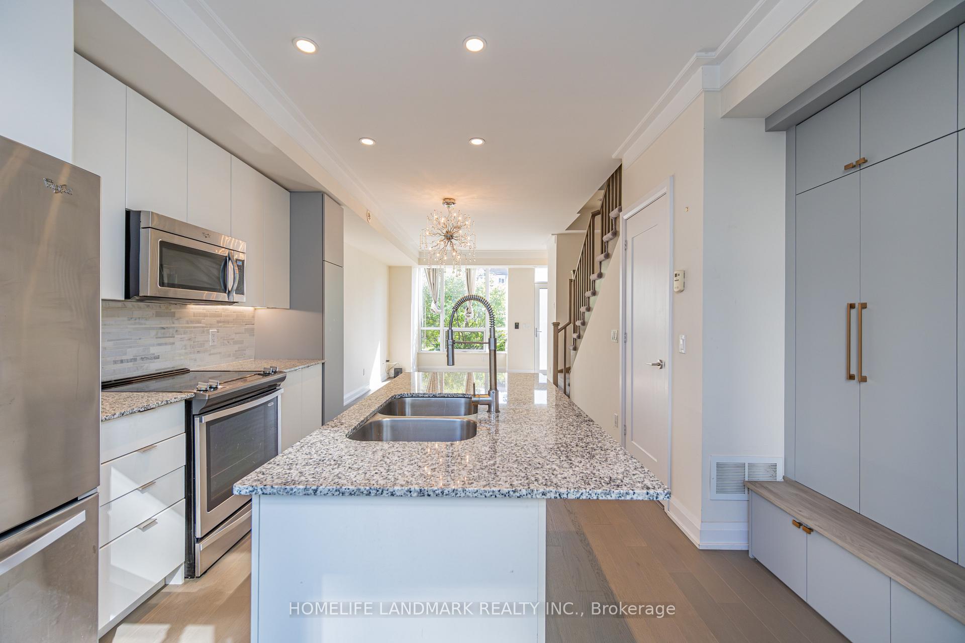 Photo 6 of Unit TH12, 18 Graydon Hall Drive, North York, Parkwoods-Donalda — HOMEH