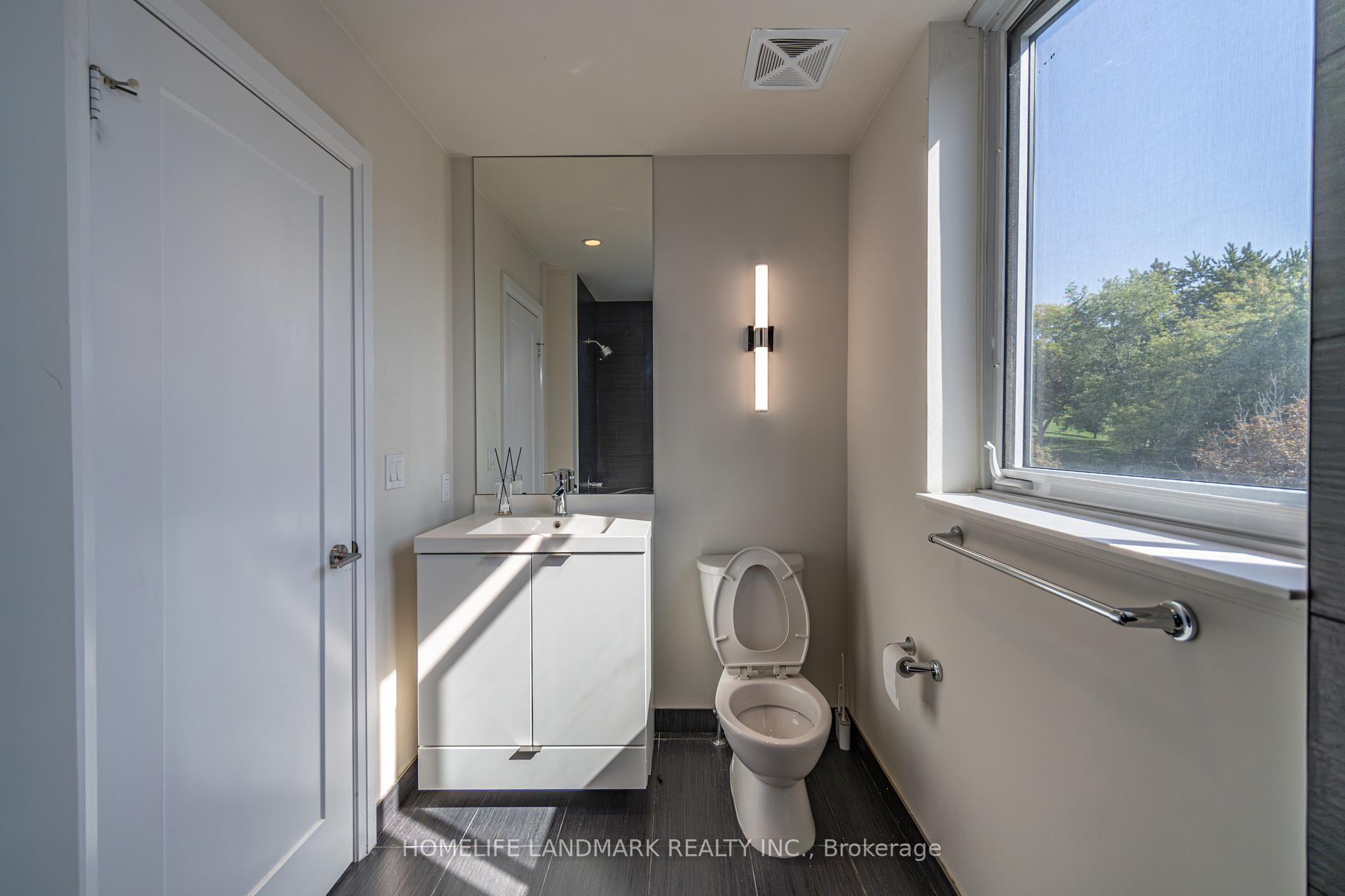 Photo 12 of Unit TH12, 18 Graydon Hall Drive, North York, Parkwoods-Donalda — HOMEH