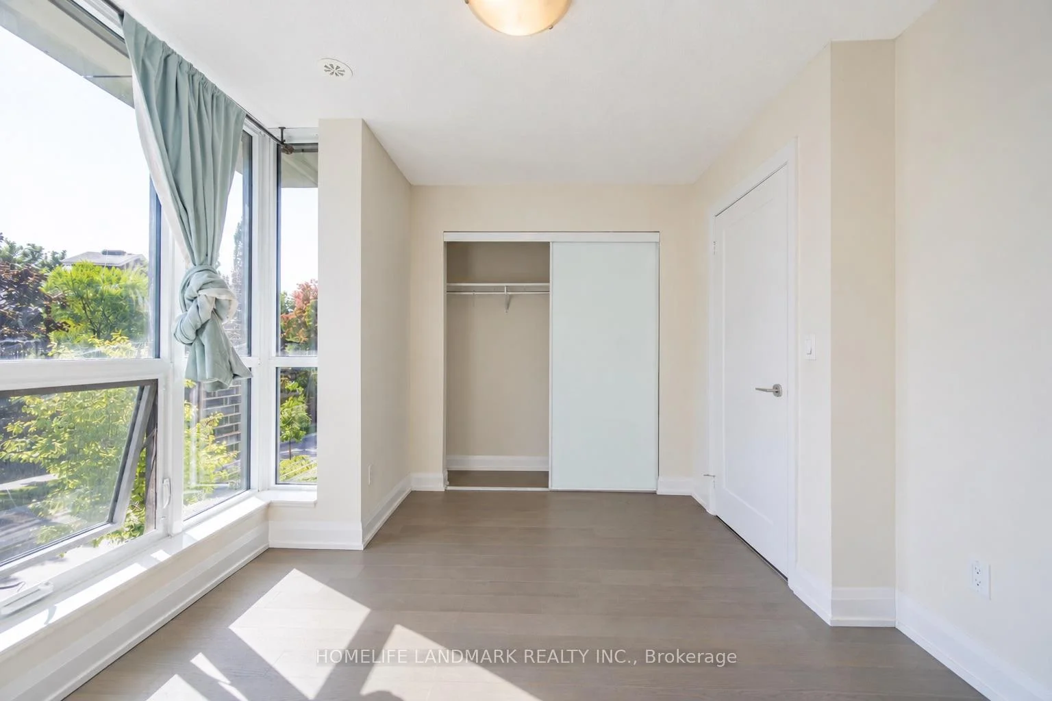 Photo 13 of Unit TH12, 18 Graydon Hall Drive, North York, Parkwoods-Donalda — HOMEH