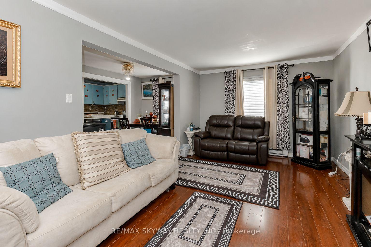 Photo 4 of 3 Hercules Court, Brampton, Central Park — HOMEH