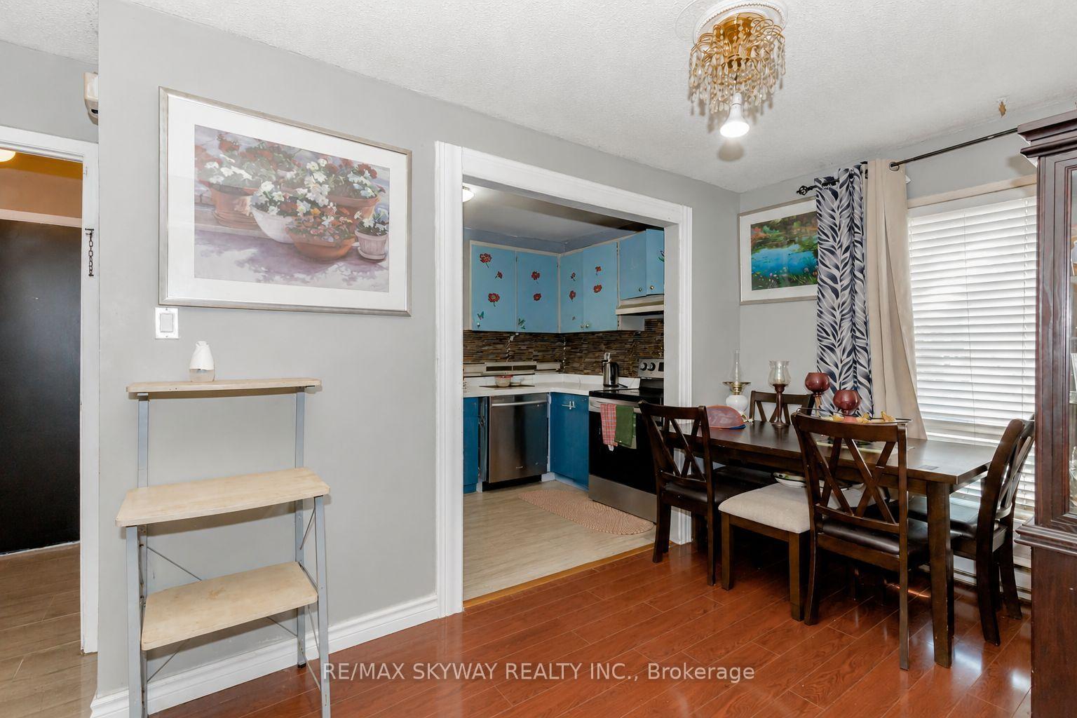 Photo 5 of 3 Hercules Court, Brampton, Central Park — HOMEH