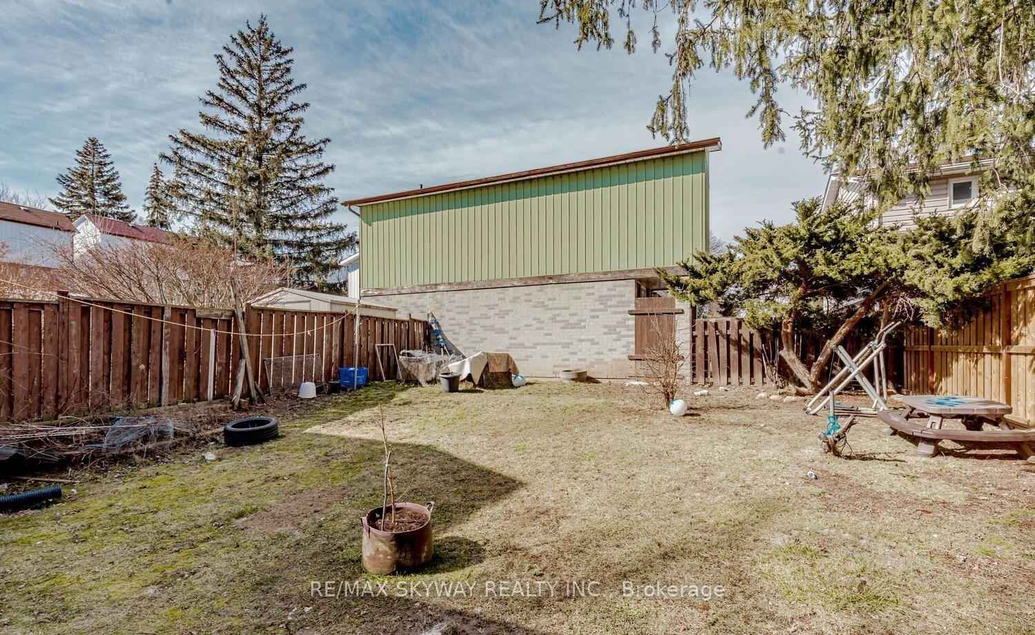 Photo 19 of 3 Hercules Court, Brampton, Central Park — HOMEH