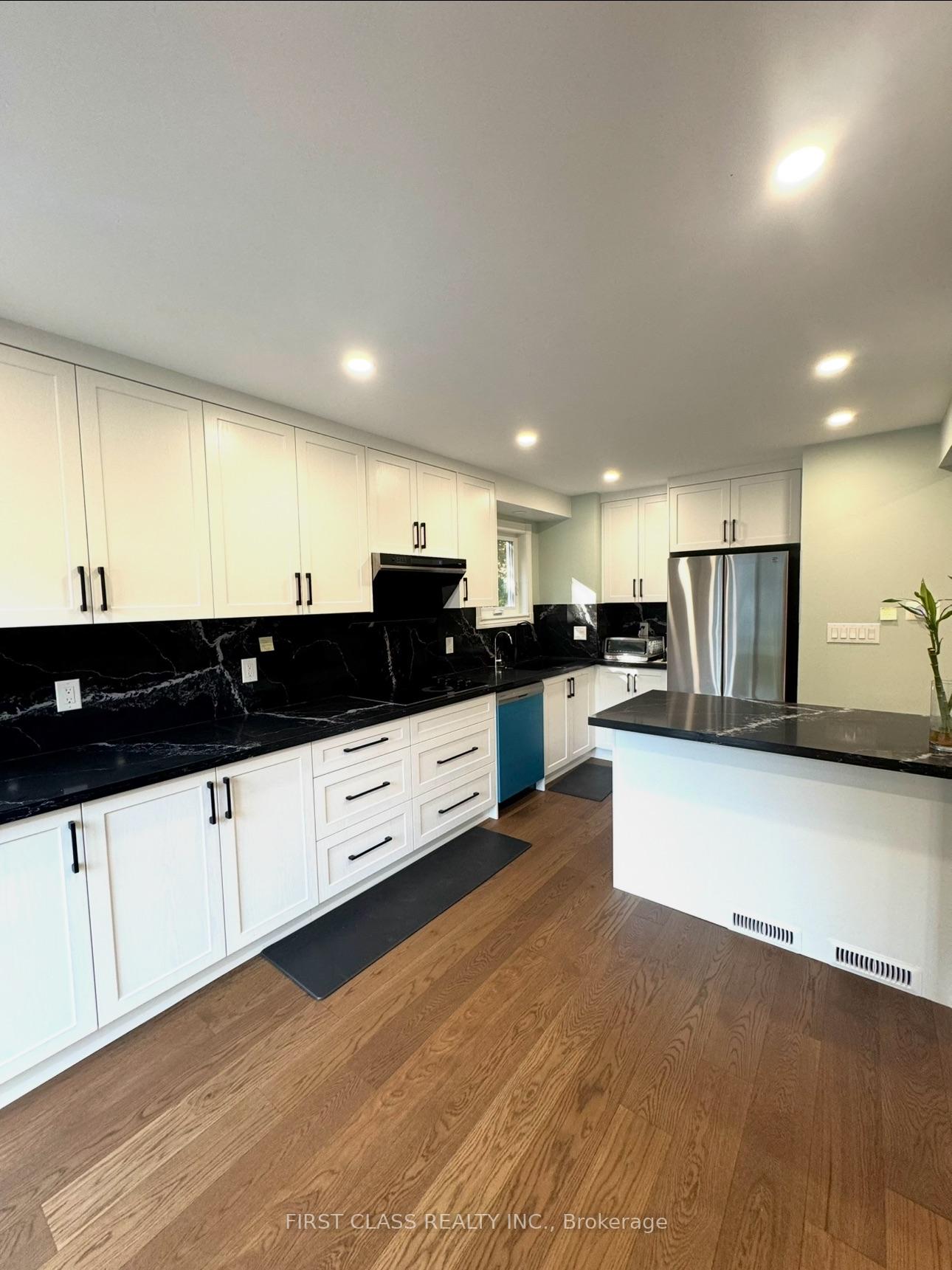 Photo 5 of Unit master B, 11 Markville Road, Markham, Markville — HOMEH