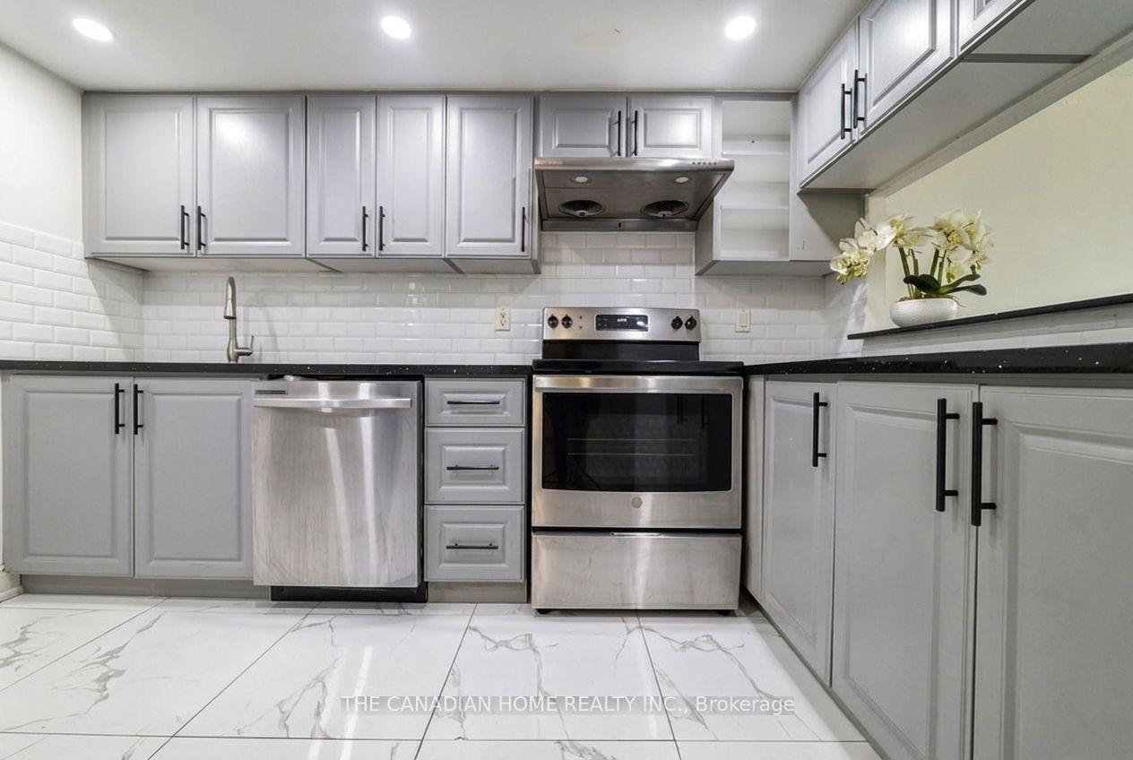 Photo 4 of Unit 214, 2466 Eglinton Avenue E, Scarborough, Eglinton East — HOMEH