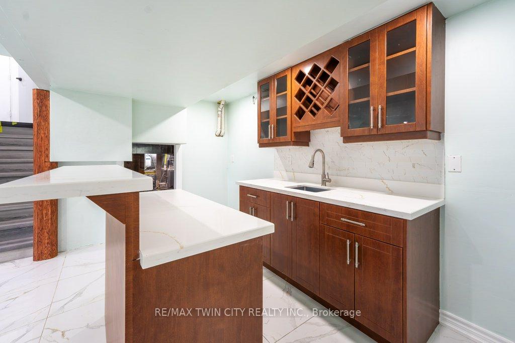 Photo 25 of 21 Halliwell Drive, Kitchener, Heritage Park - Kitchener — HOMEH