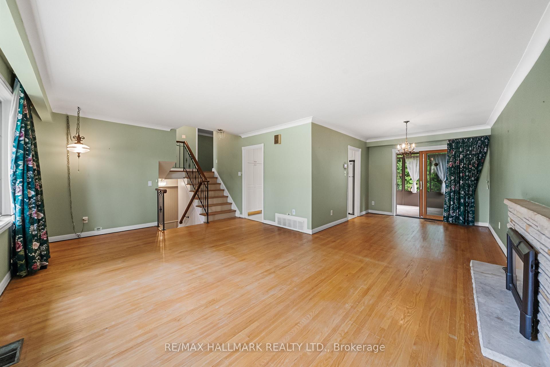 Photo 8 of 17 Greenyards Drive, North York, Newtonbrook East — HOMEH