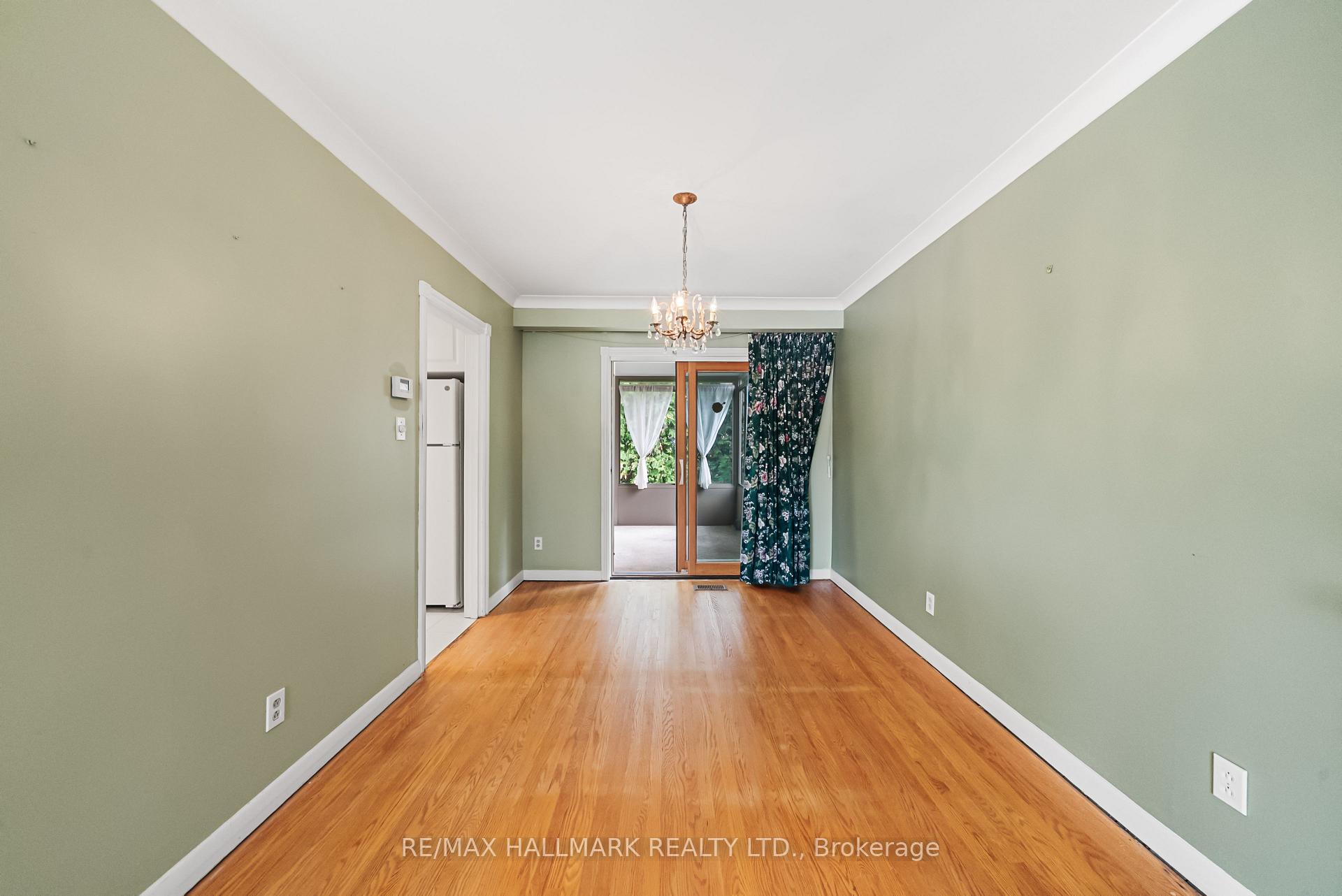 Photo 11 of 17 Greenyards Drive, North York, Newtonbrook East — HOMEH