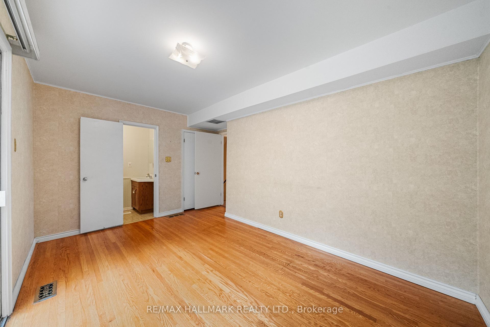 Photo 20 of 17 Greenyards Drive, North York, Newtonbrook East — HOMEH