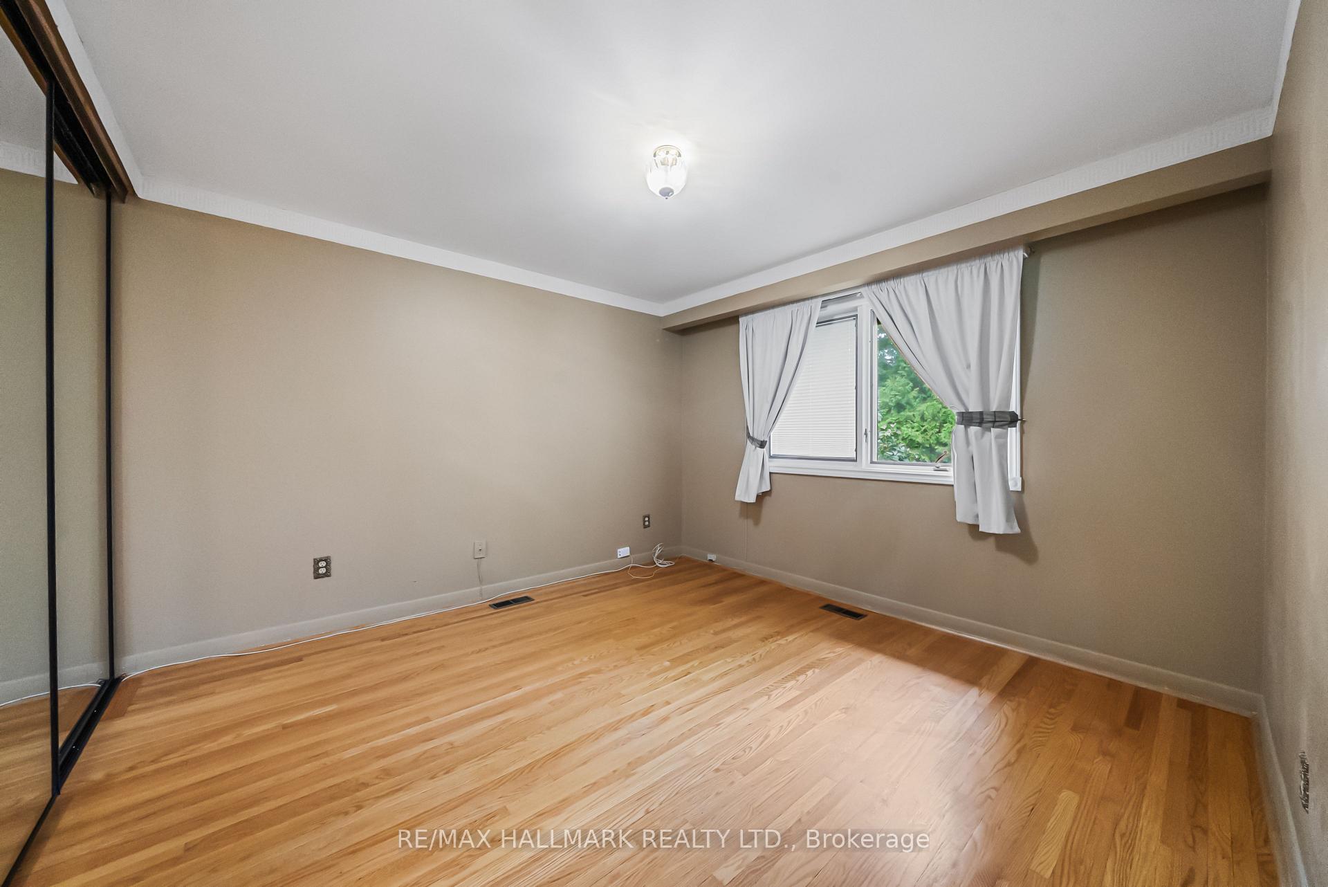 Photo 23 of 17 Greenyards Drive, North York, Newtonbrook East — HOMEH
