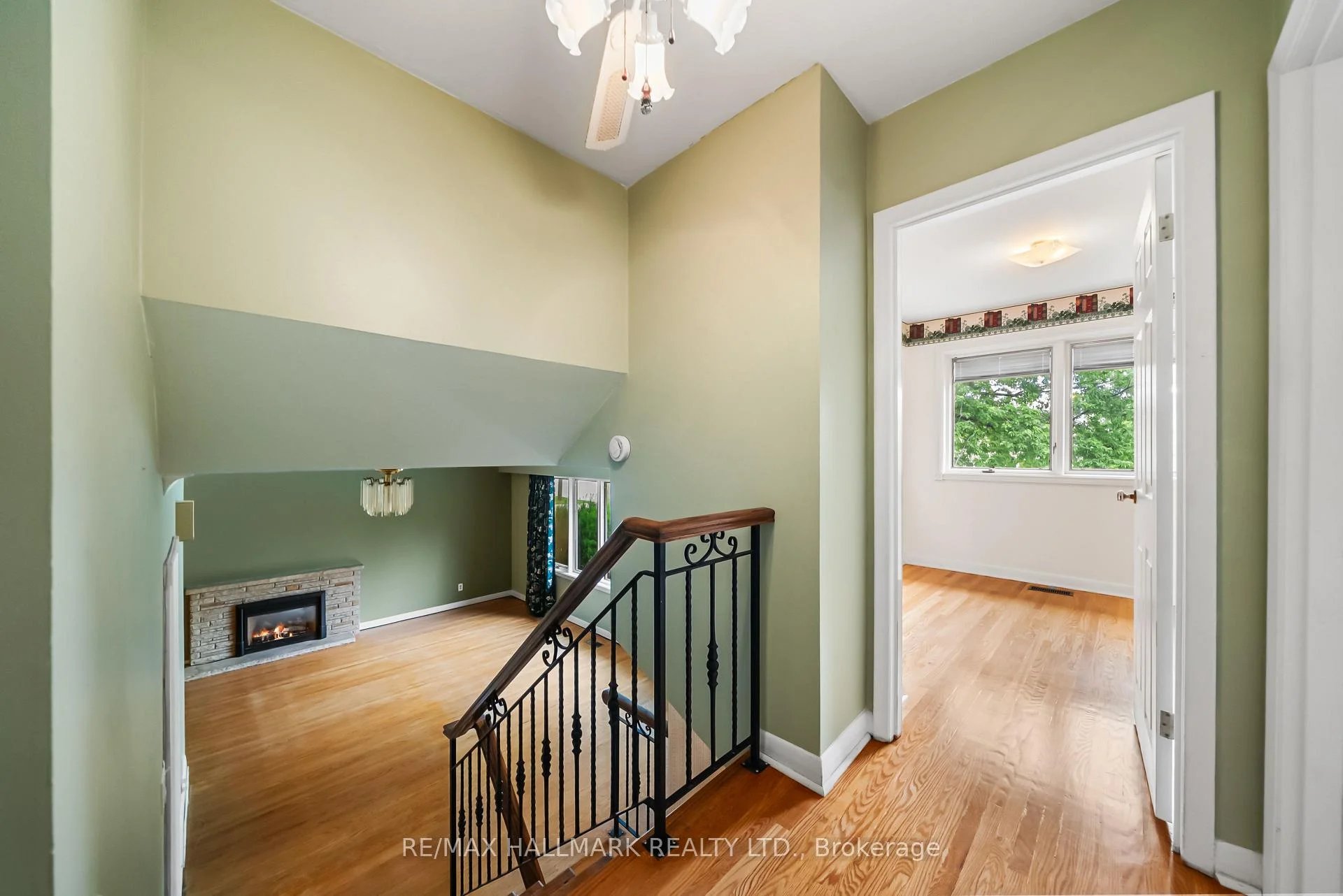 Photo 33 of 17 Greenyards Drive, North York, Newtonbrook East — HOMEH