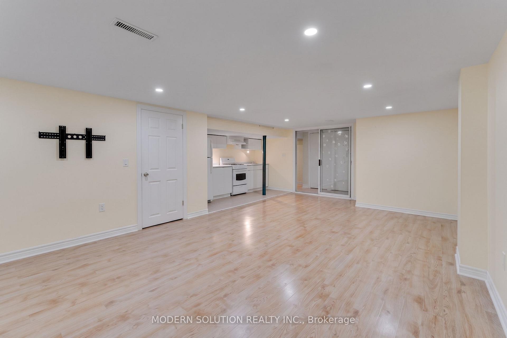 Photo 29 of 2 Caswell Drive, North York, Newtonbrook East — HOMEH