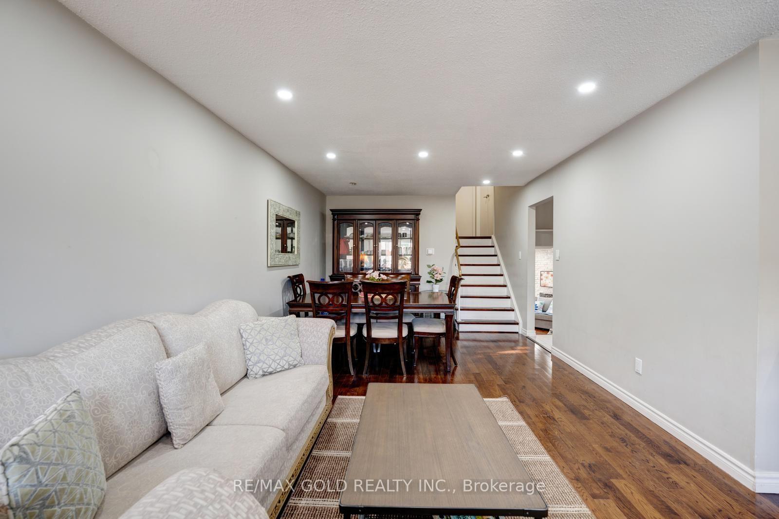 Photo 6 of 2848 Bucklepost Crescent, Mississauga, Meadowvale — HOMEH