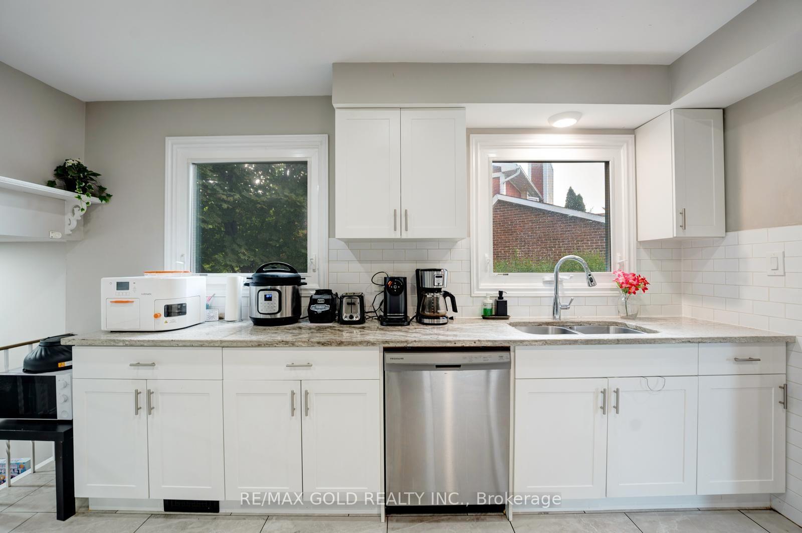 Photo 8 of 2848 Bucklepost Crescent, Mississauga, Meadowvale — HOMEH