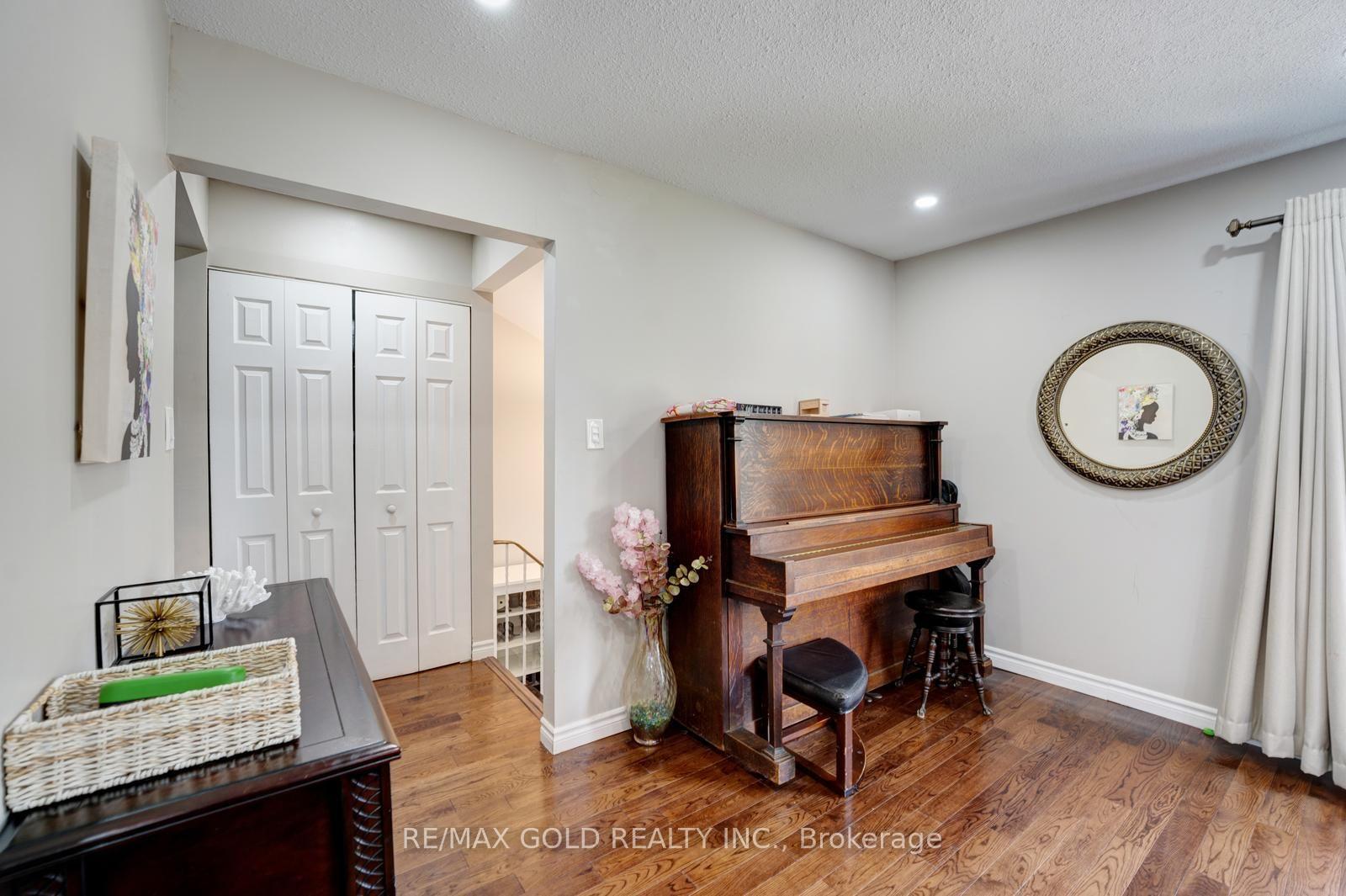 Photo 16 of 2848 Bucklepost Crescent, Mississauga, Meadowvale — HOMEH