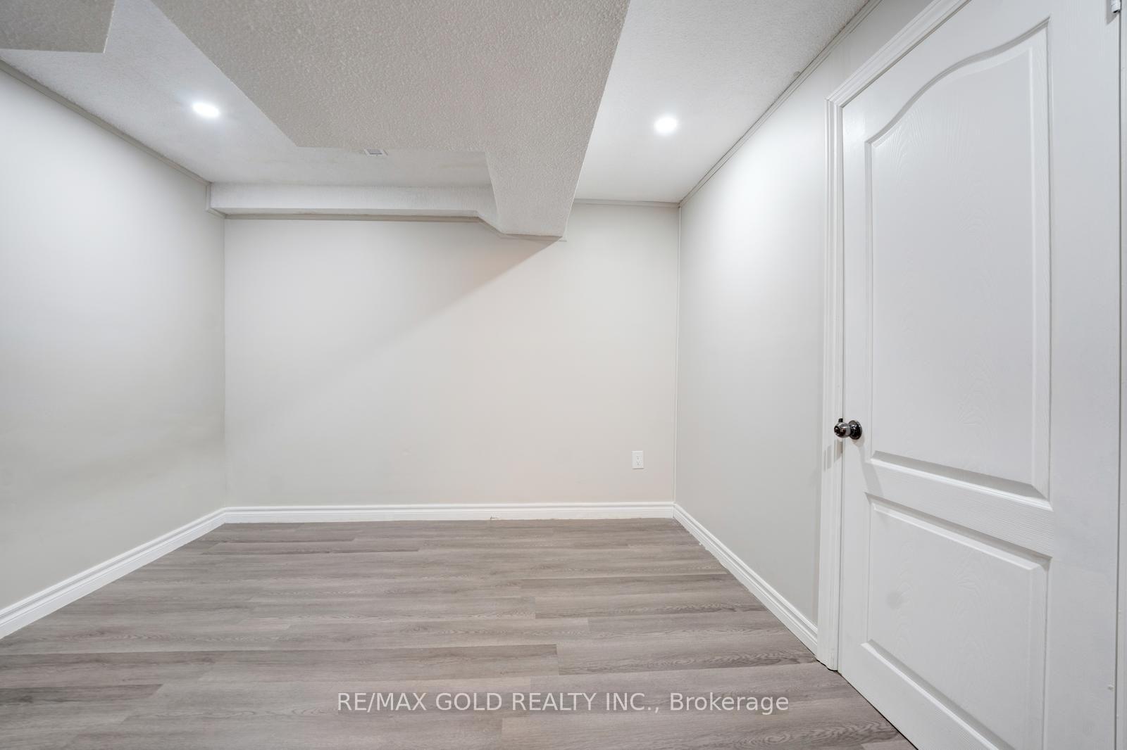 Photo 18 of 2848 Bucklepost Crescent, Mississauga, Meadowvale — HOMEH