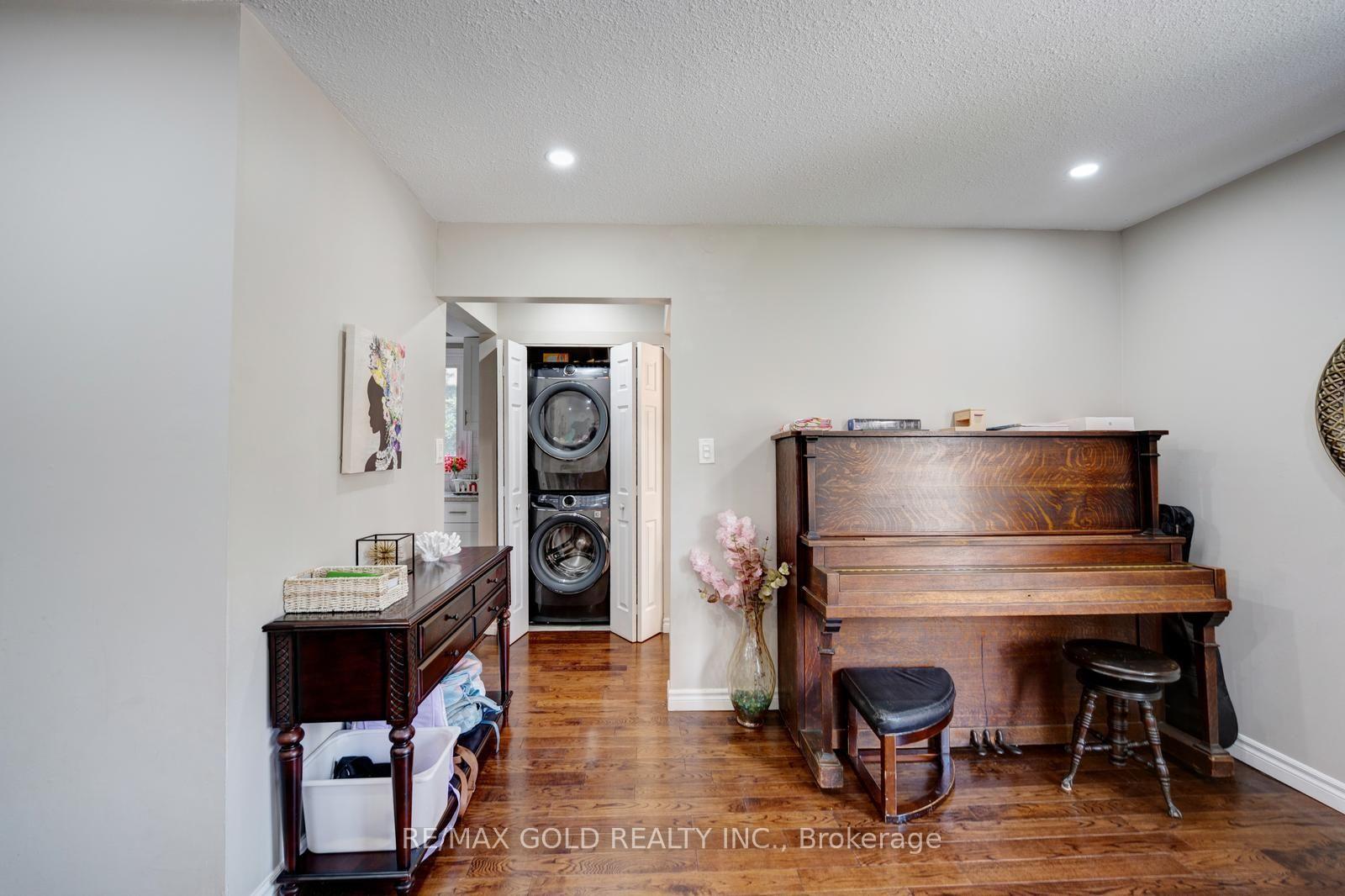 Photo 32 of 2848 Bucklepost Crescent, Mississauga, Meadowvale — HOMEH