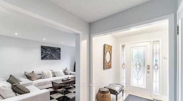 Photo 16 of 50 Hyatt Drive, Brampton, Northwood Park — HOMEH
