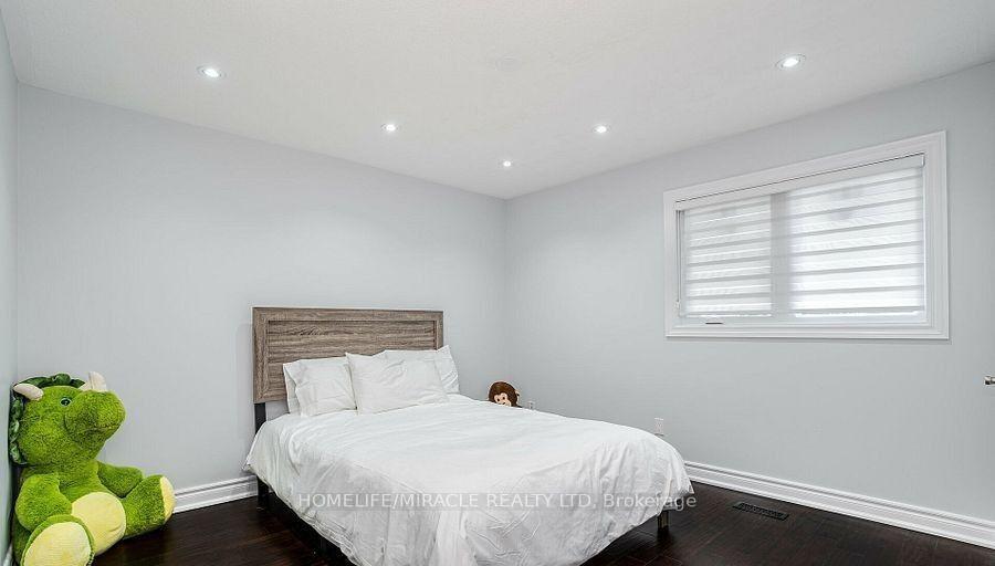Photo 24 of 50 Hyatt Drive, Brampton, Northwood Park — HOMEH