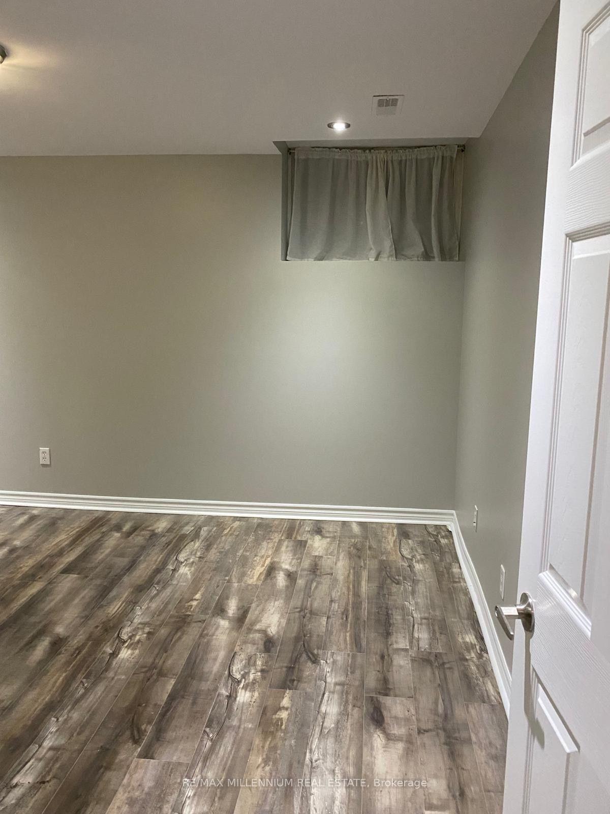 Photo 5 of 35 Southlake Boulevard, Brampton, Madoc — HOMEH