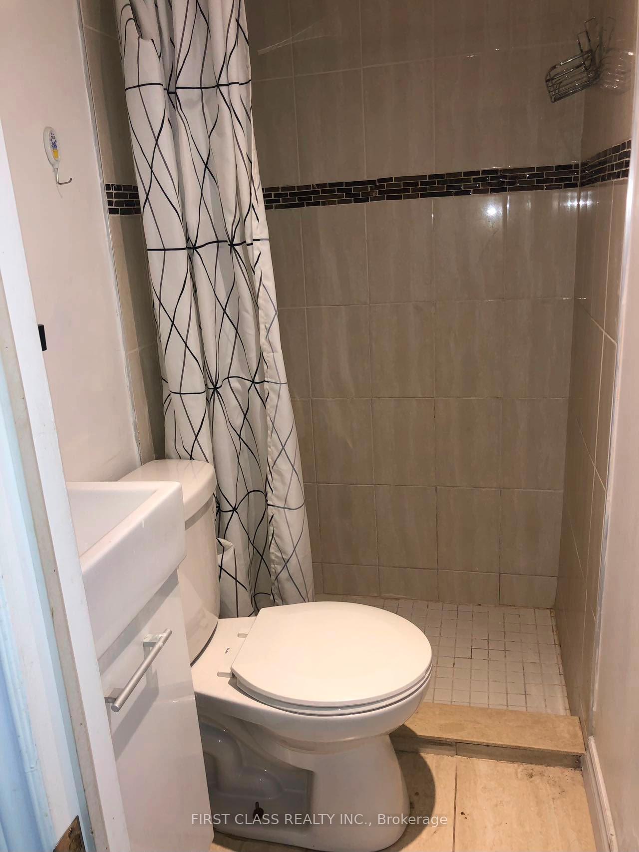 Photo 7 of Unit 3rd Floor, 524 Bathurst Street, Toronto, Palmerston-Little Italy — HOMEH