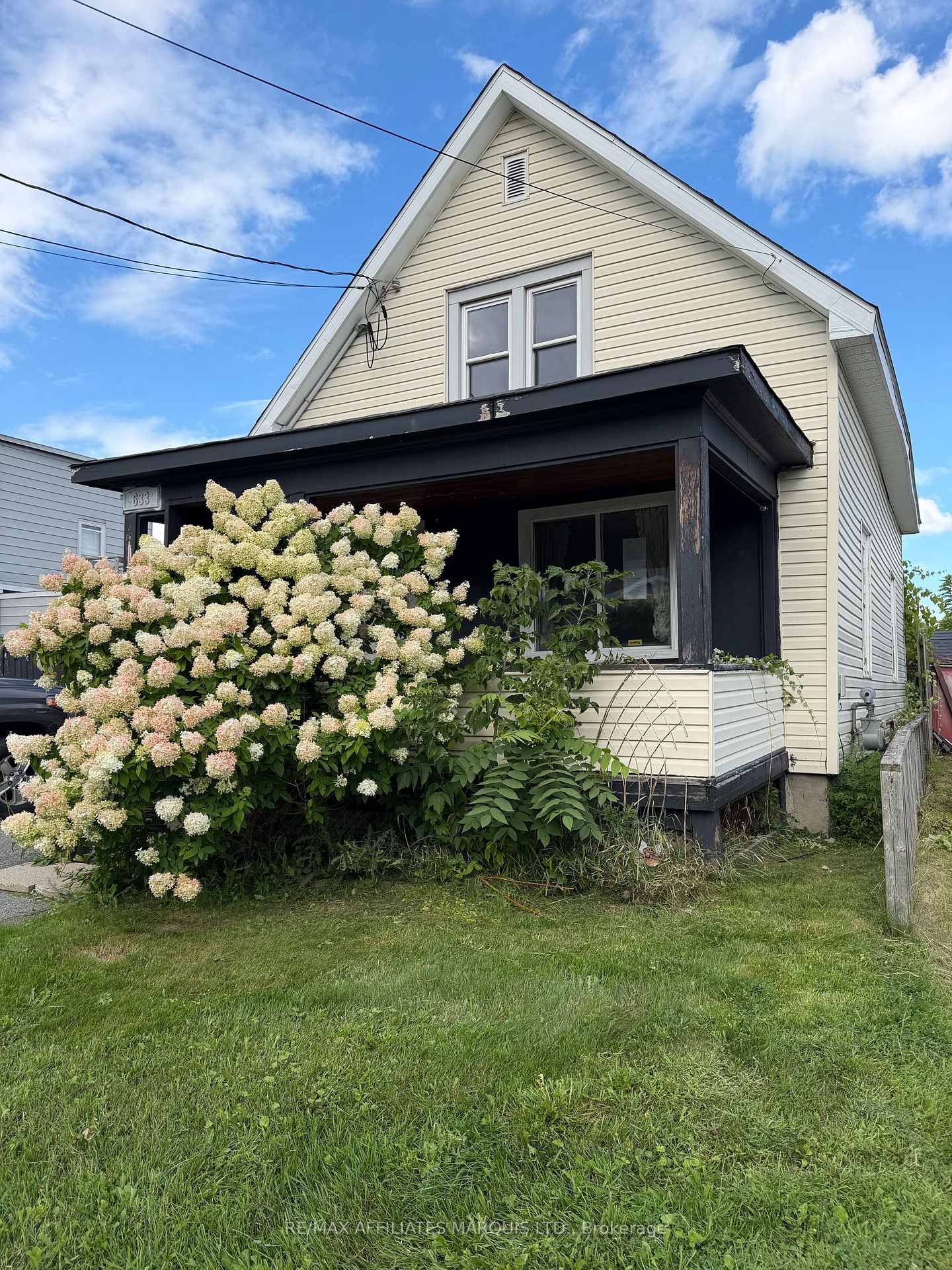 Photo of 633 Augustus Street S