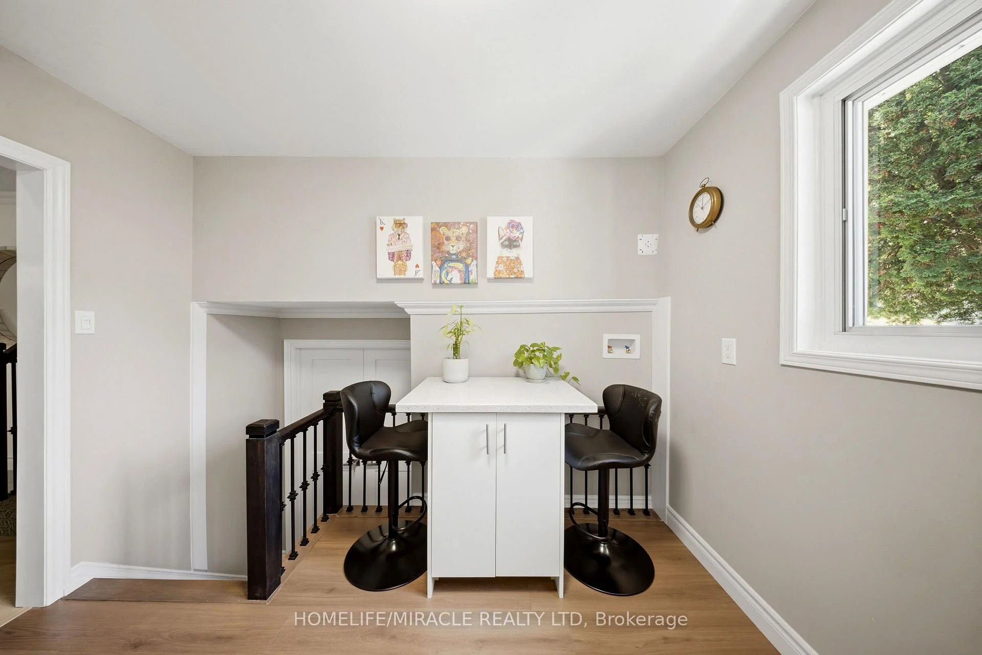Photo 10 of 1612 Wavell Crescent, Mississauga, Applewood — HOMEH