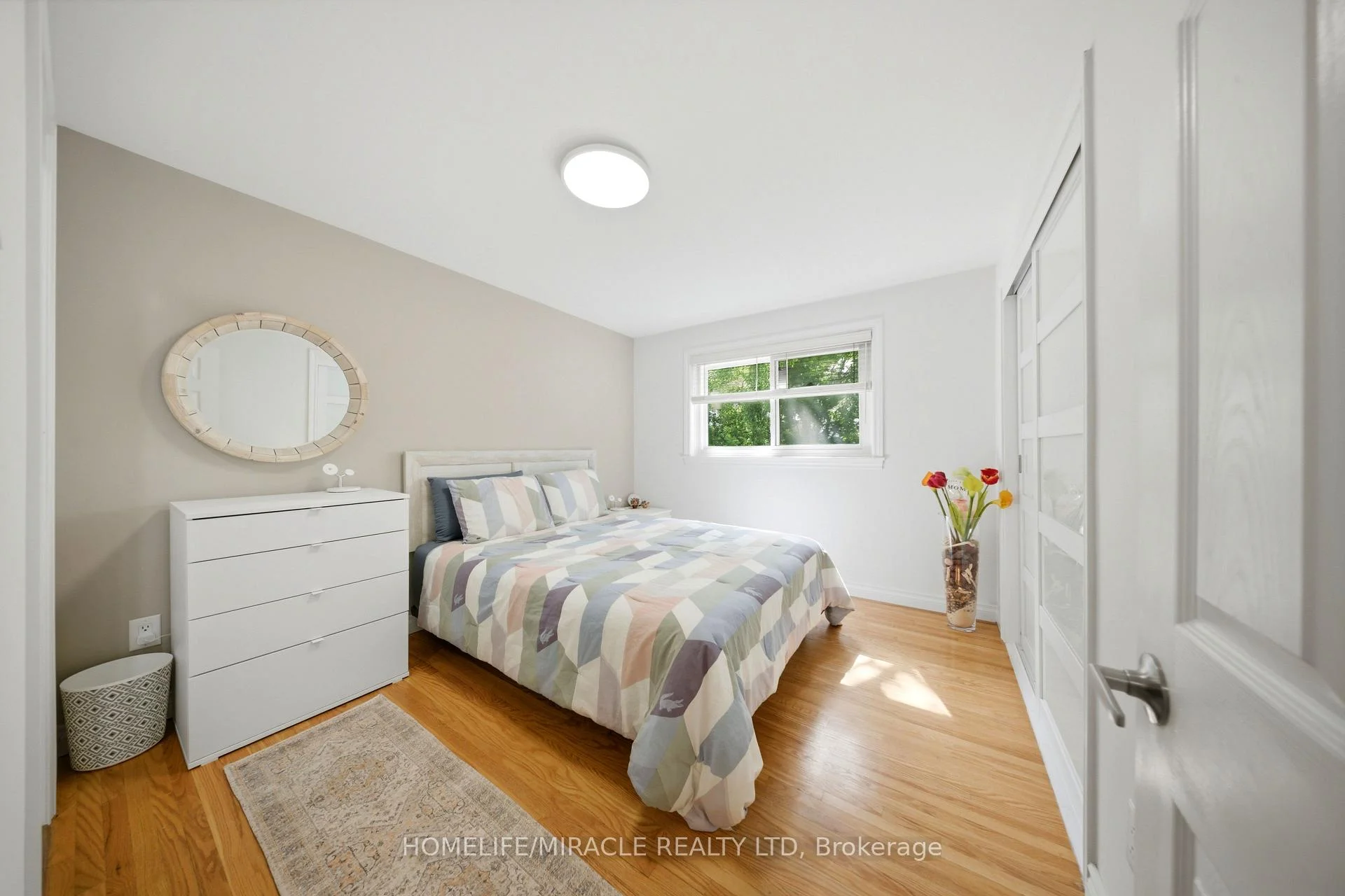 Photo 13 of 1612 Wavell Crescent, Mississauga, Applewood — HOMEH