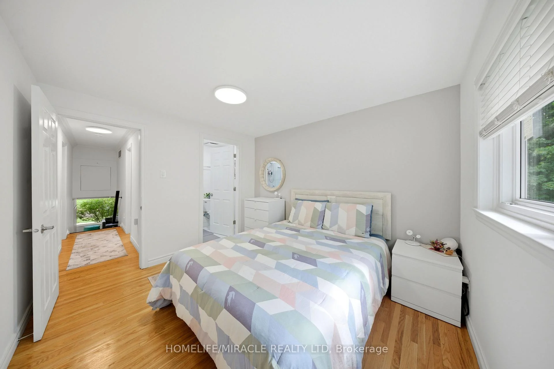 Photo 14 of 1612 Wavell Crescent, Mississauga, Applewood — HOMEH