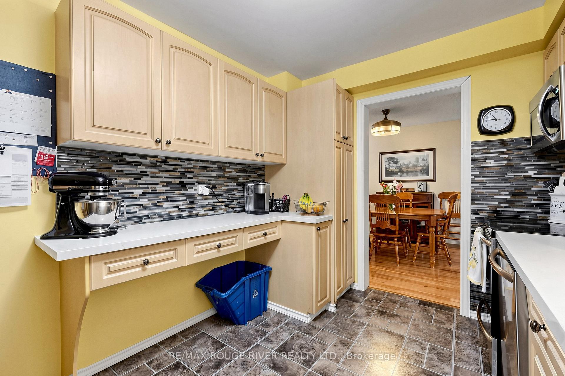 Photo 13 of 49 Gilmour Drive, Ajax, Central — HOMEH