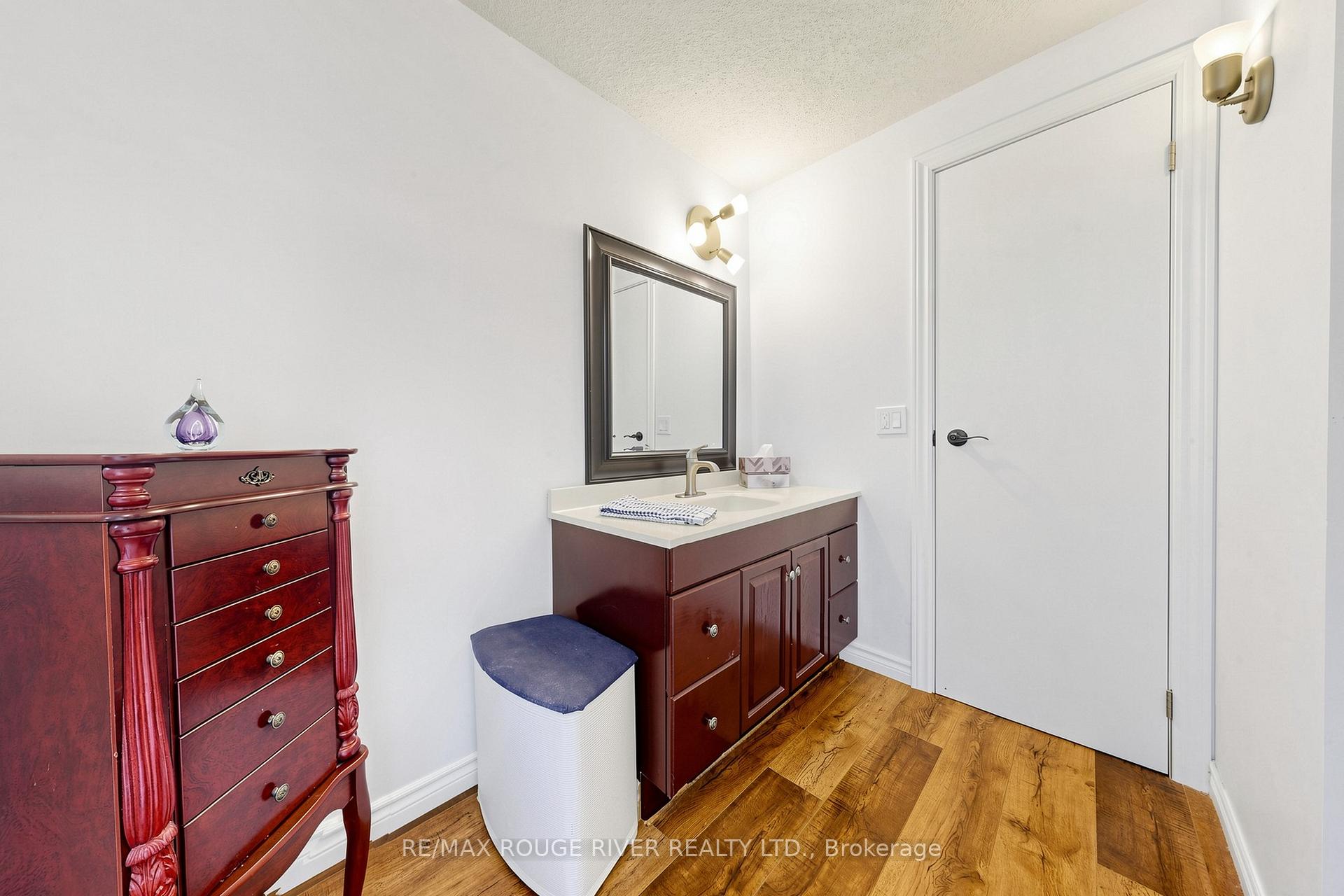 Photo 21 of 49 Gilmour Drive, Ajax, Central — HOMEH