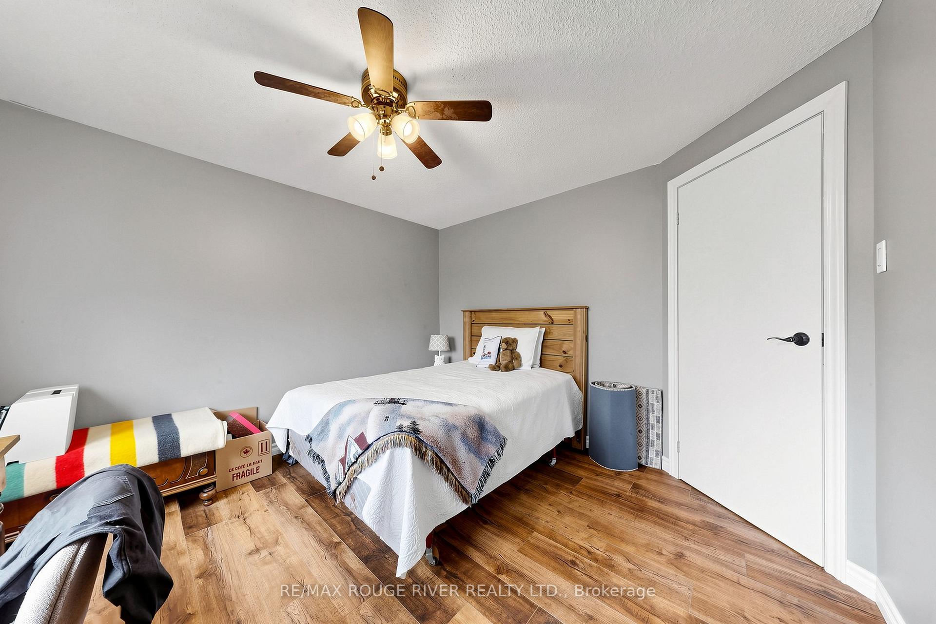 Photo 22 of 49 Gilmour Drive, Ajax, Central — HOMEH