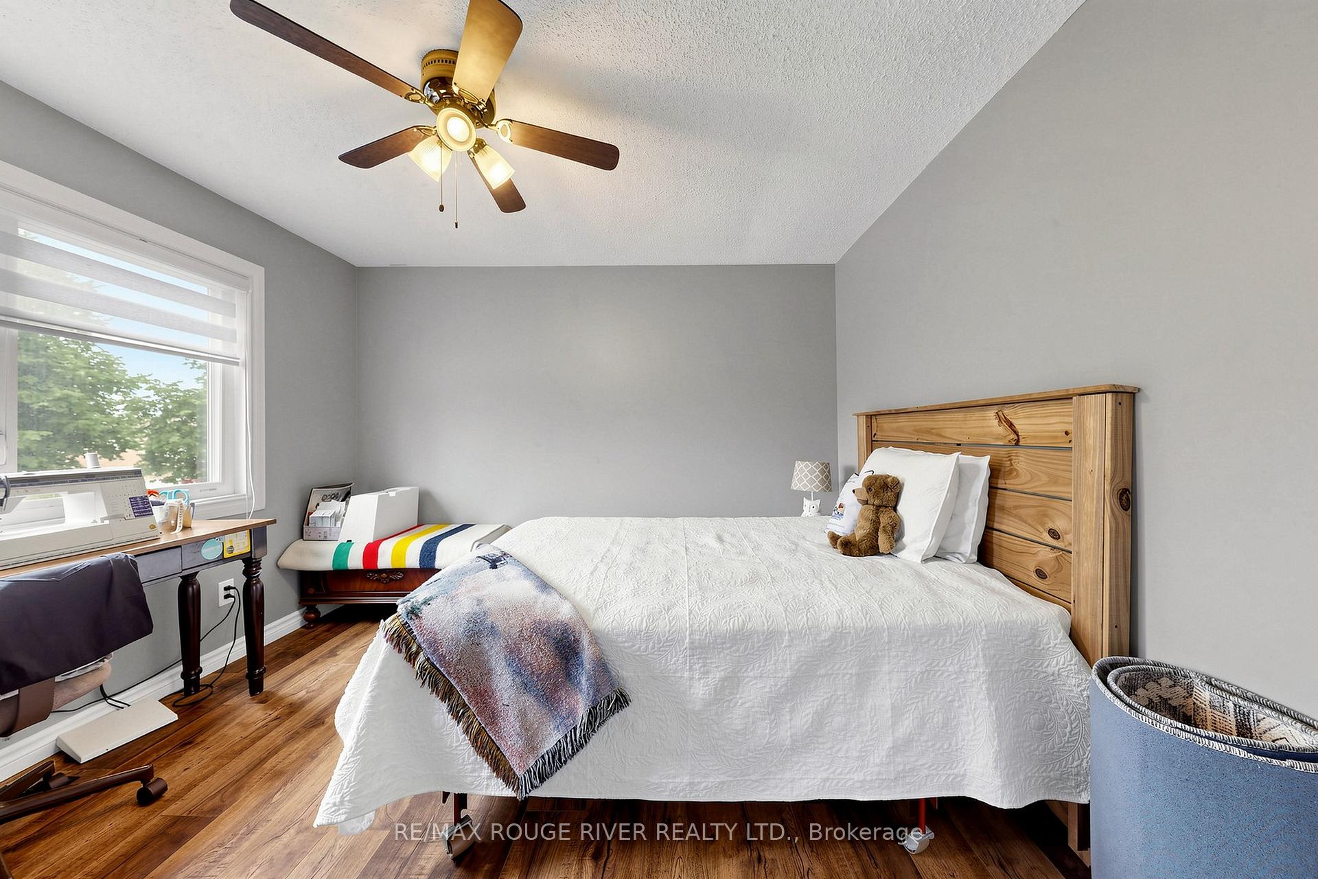 Photo 23 of 49 Gilmour Drive, Ajax, Central — HOMEH