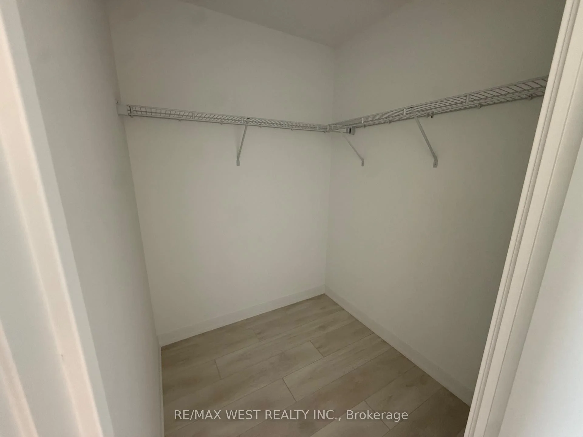 Photo 5 of Unit 321, 4878 Powers Common, Burlington, Alton — HOMEH