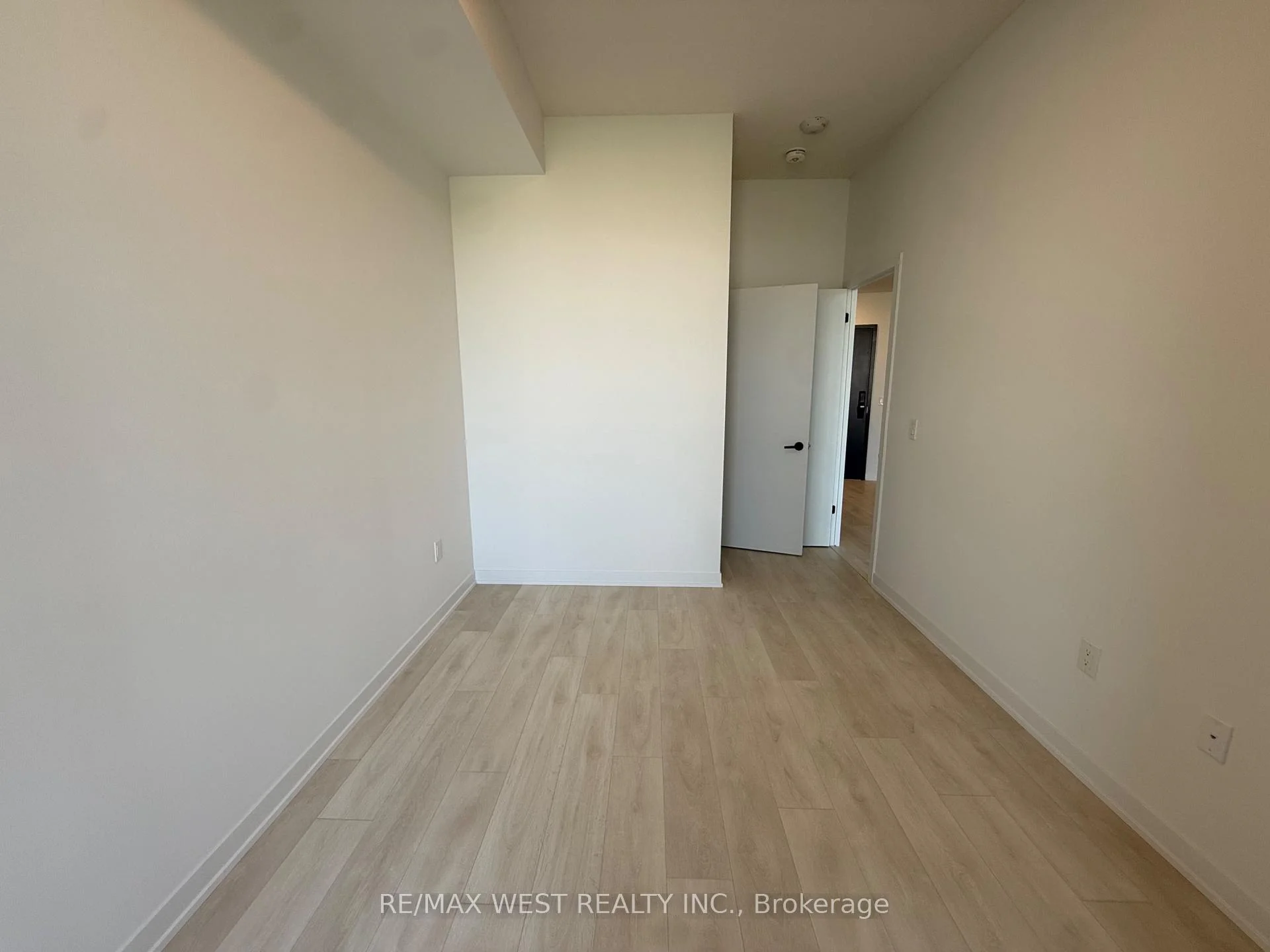 Photo 6 of Unit 321, 4878 Powers Common, Burlington, Alton — HOMEH