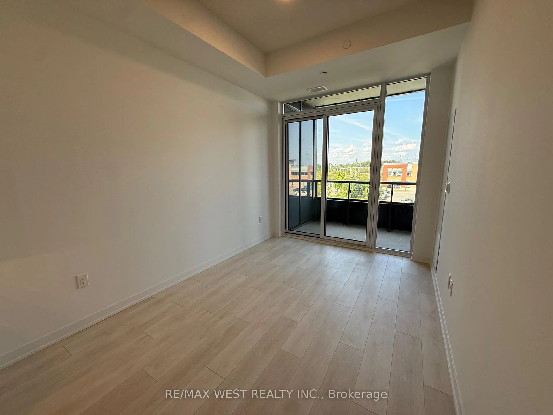 Photo 8 of Unit 321, 4878 Powers Common, Burlington, Alton — HOMEH