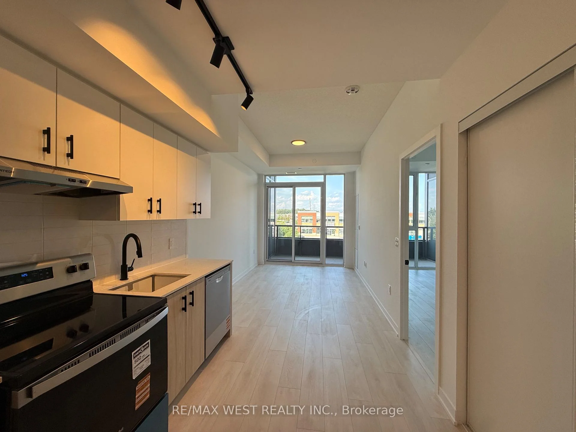 Photo 11 of Unit 321, 4878 Powers Common, Burlington, Alton — HOMEH