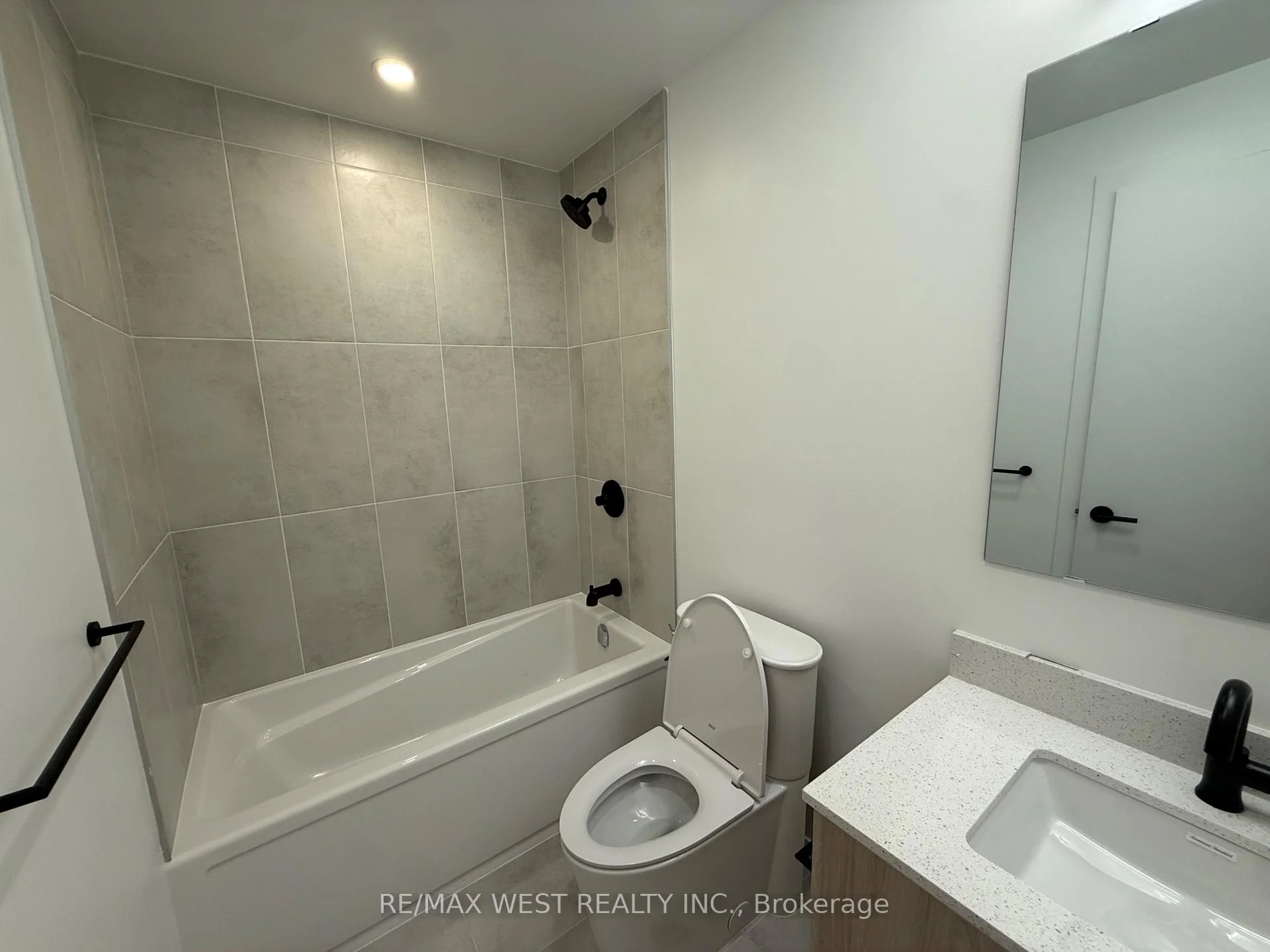 Photo 12 of Unit 321, 4878 Powers Common, Burlington, Alton — HOMEH