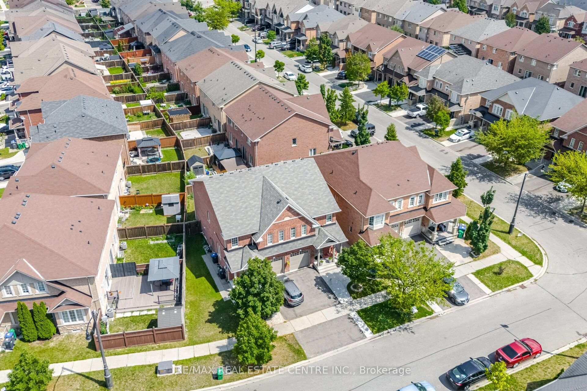 Photo 3 of 5 Delambray Street W, Brampton, Sandringham-Wellington — HOMEH