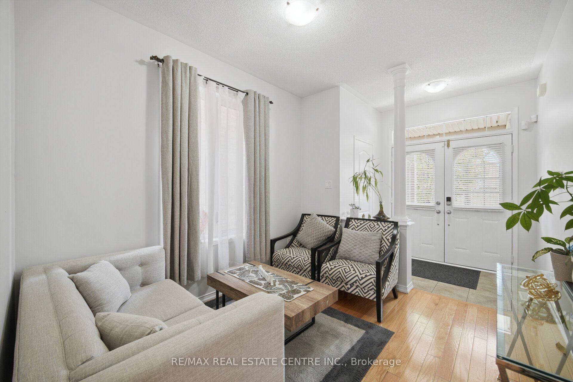 Photo 8 of 5 Delambray Street W, Brampton, Sandringham-Wellington — HOMEH