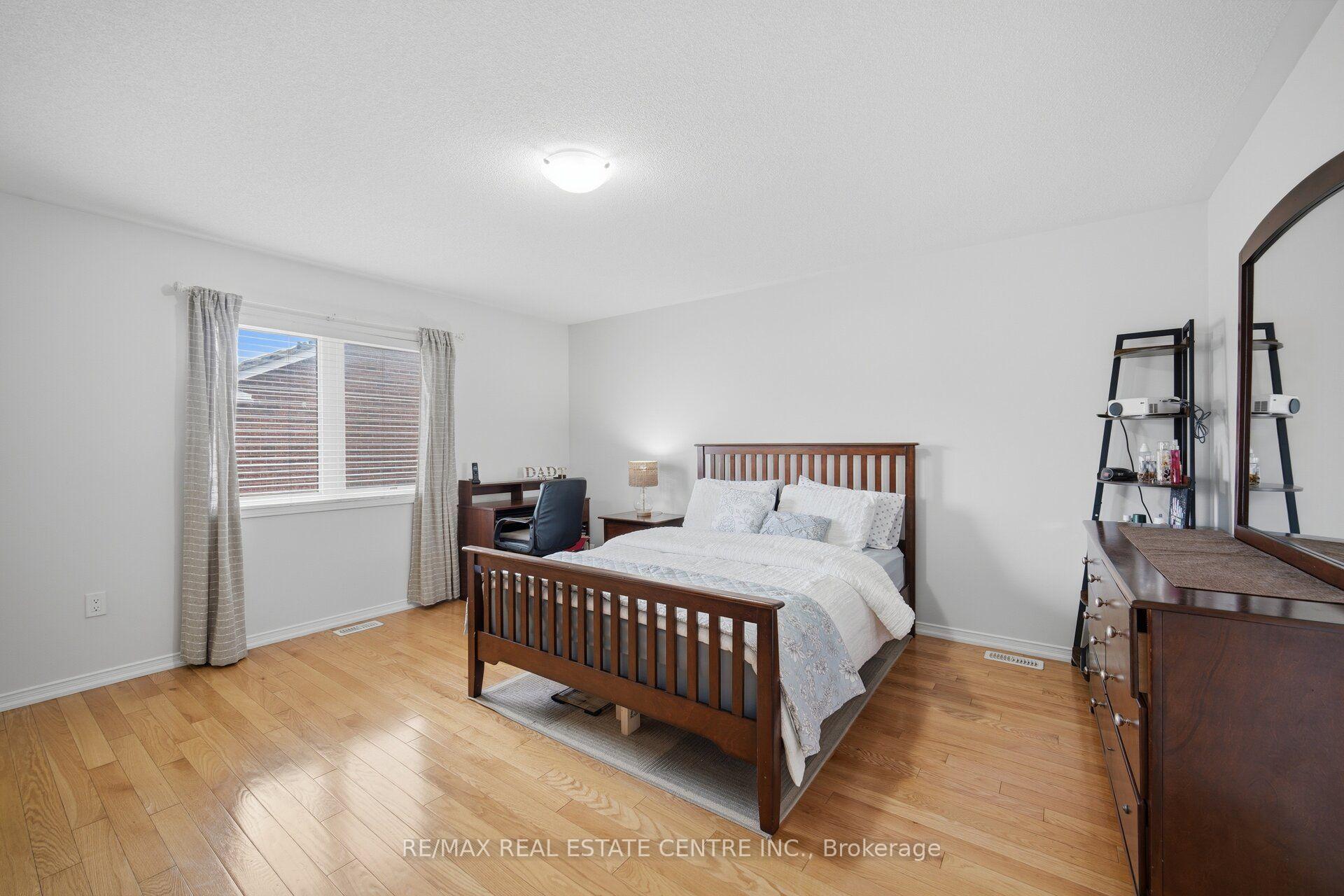Photo 17 of 5 Delambray Street W, Brampton, Sandringham-Wellington — HOMEH