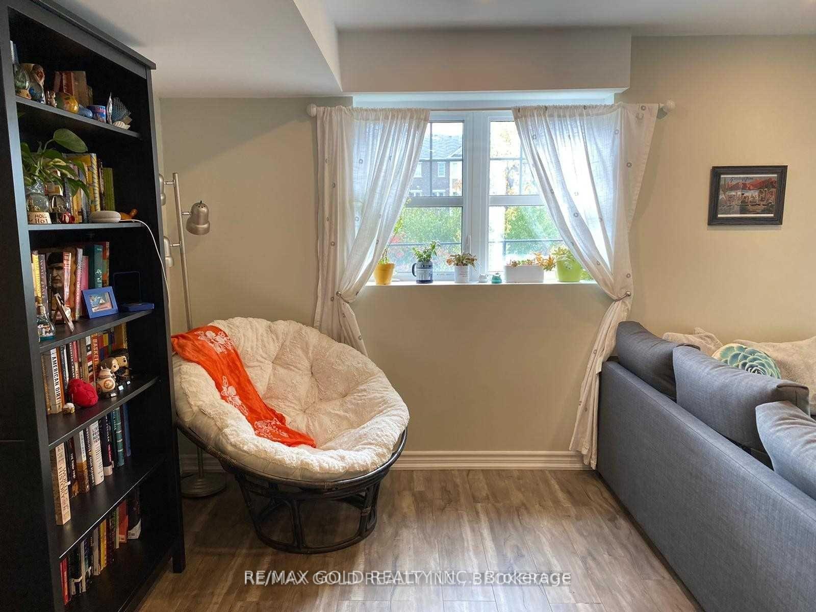 Photo 9 of 1226 Duignan (Lower) Crescent, Milton, Ford — HOMEH