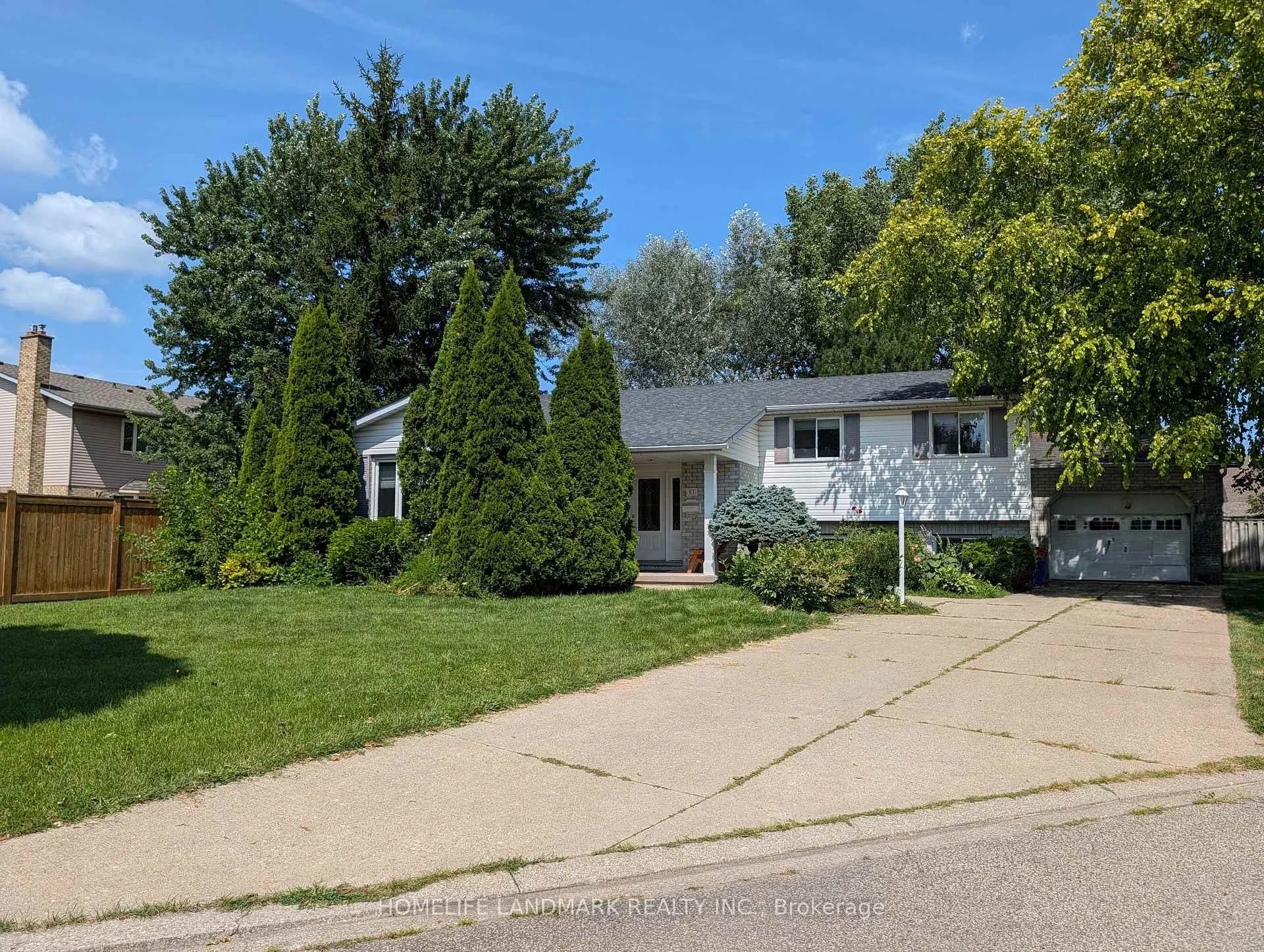 Photo 4 of 3 Pacifico Place, St. Catharines, Grapeview — HOMEH