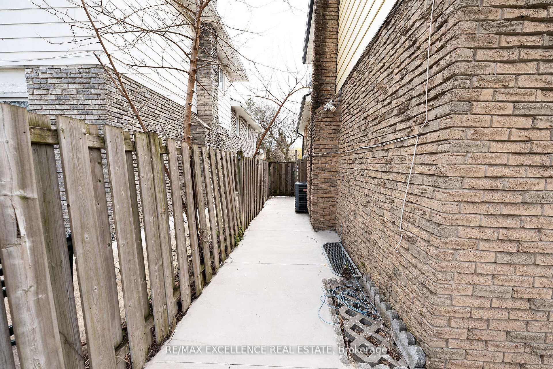 Photo 42 of 144 Abell Drive, Brampton, Madoc — HOMEH