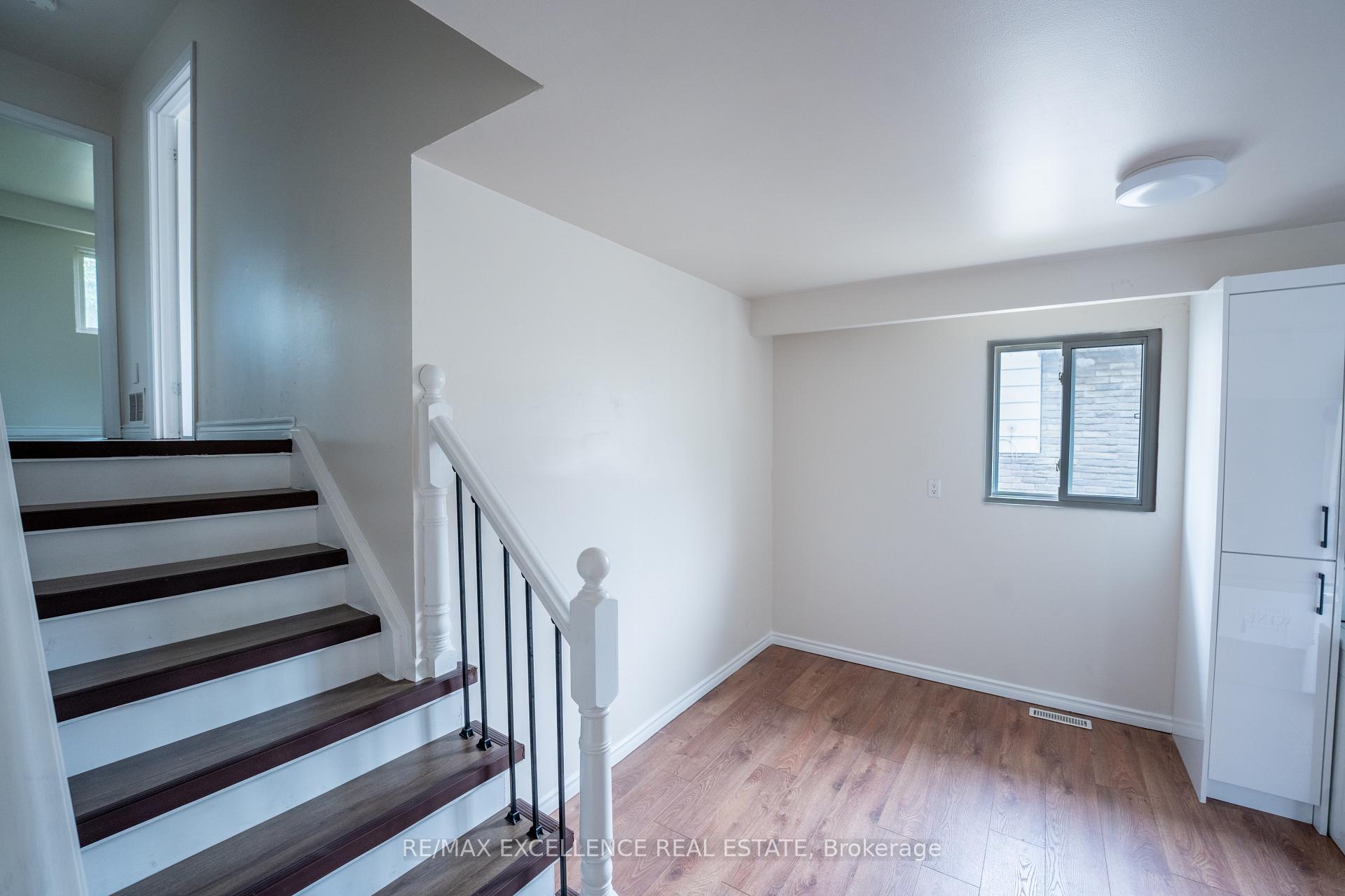 Photo 16 of 144 Abell Drive, Brampton, Madoc — HOMEH