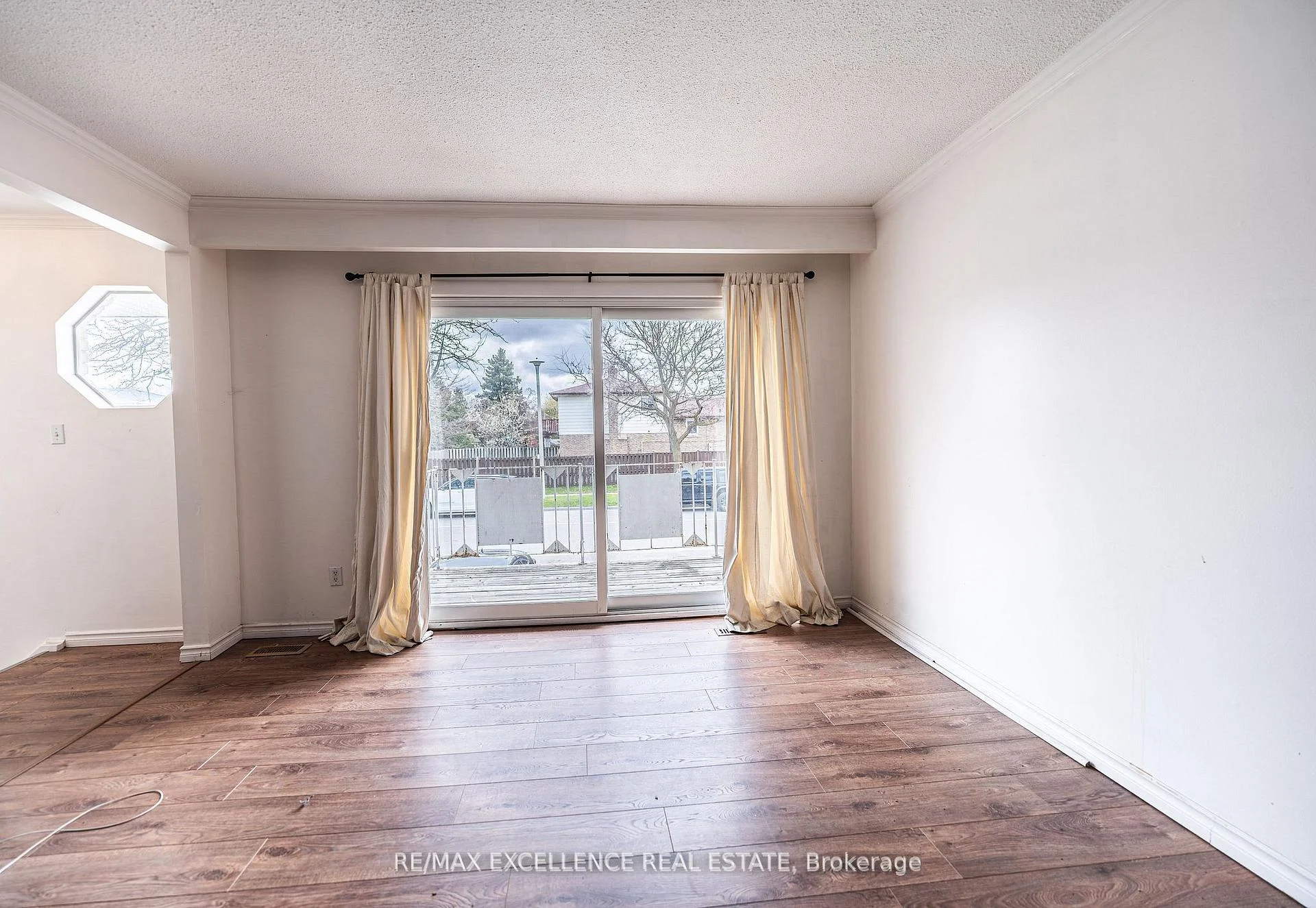 Photo 9 of 144 Abell Drive, Brampton, Madoc — HOMEH
