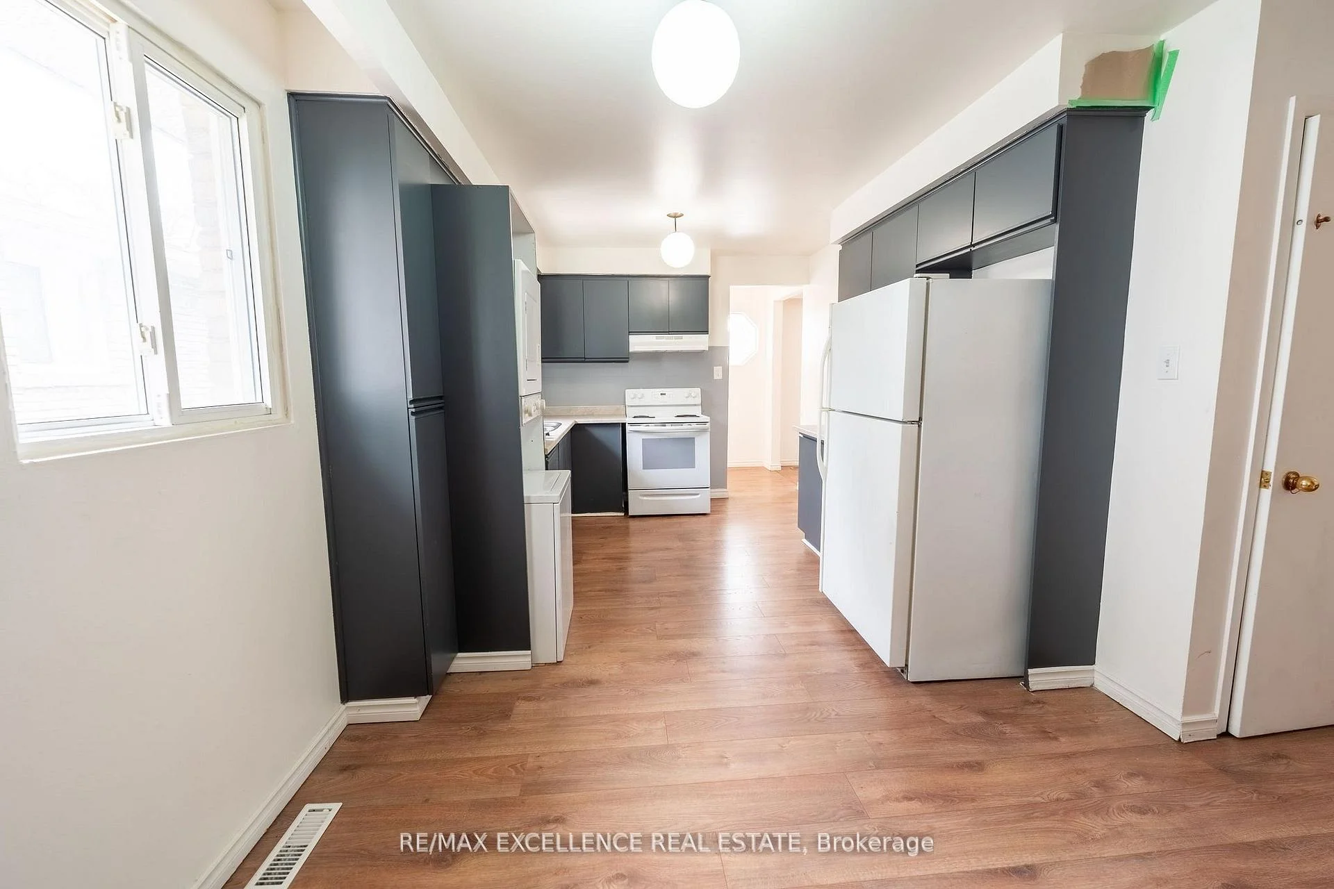 Photo 23 of 144 Abell Drive, Brampton, Madoc — HOMEH