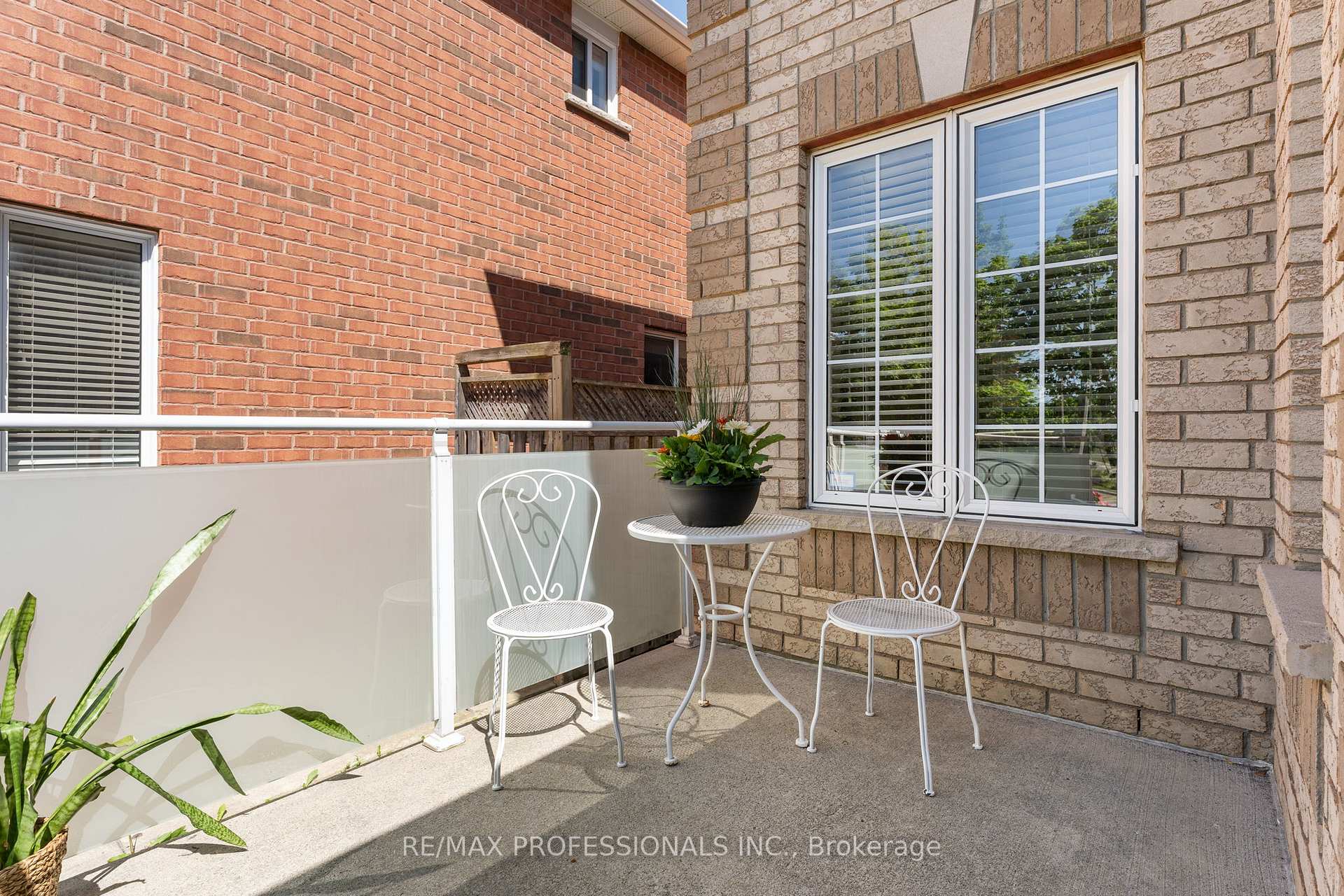 Photo 4 of 15 Tarquini Crescent, Caledon, Bolton West — HOMEH