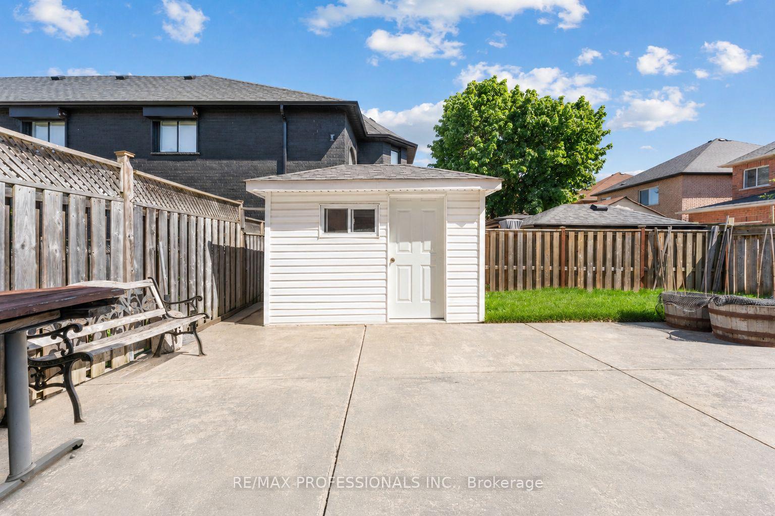 Photo 23 of 15 Tarquini Crescent, Caledon, Bolton West — HOMEH