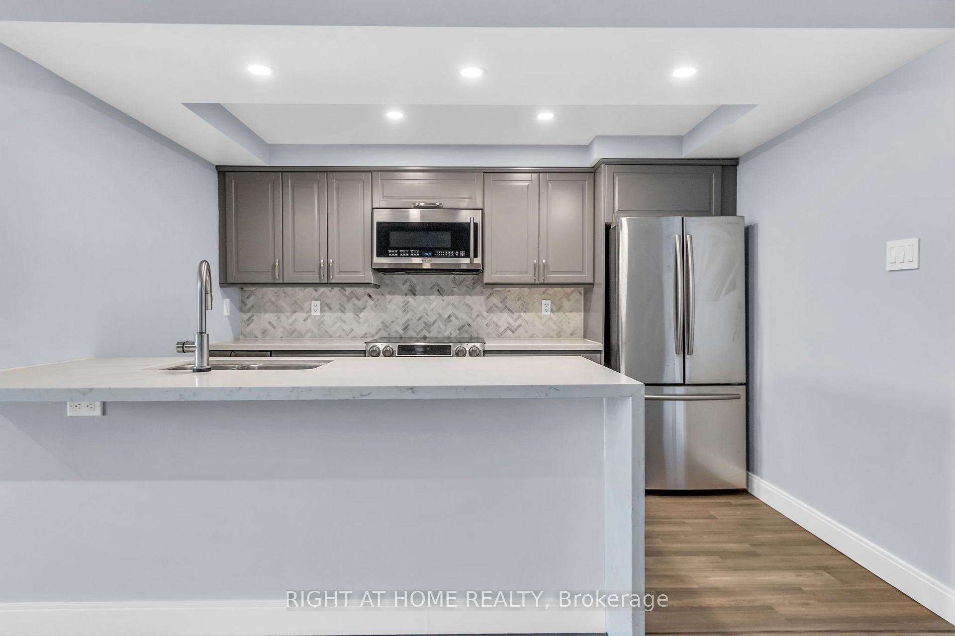 Photo 1 of Unit 406, 356 Mcrae Drive, Toronto, Leaside — HOMEH