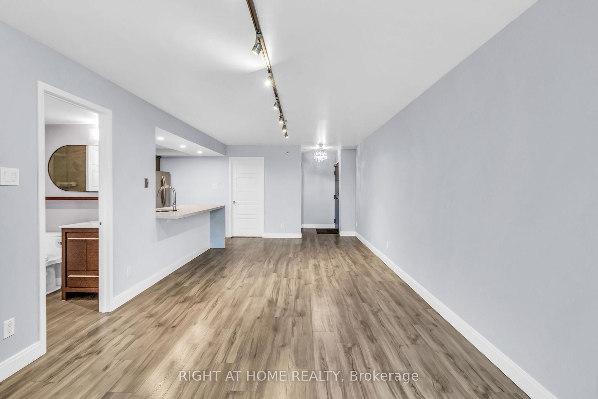 Photo 9 of Unit 406, 356 Mcrae Drive, Toronto, Leaside — HOMEH